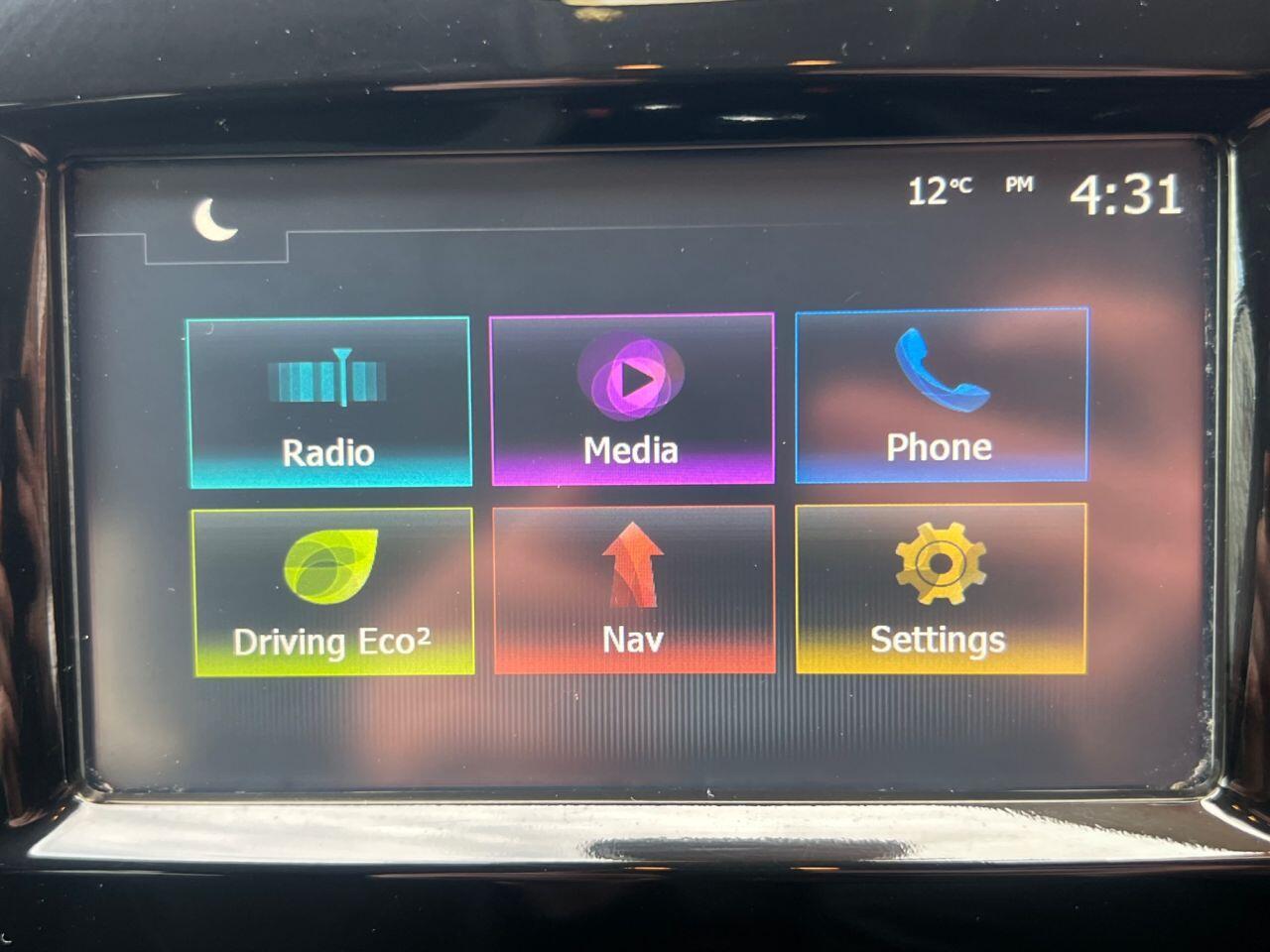 Renault Clio - Image 19