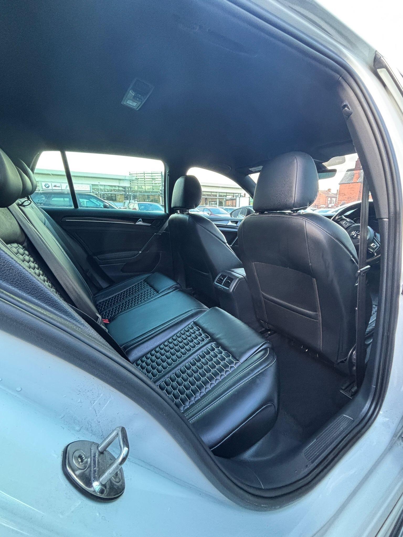 Volkswagen Golf - Image 33