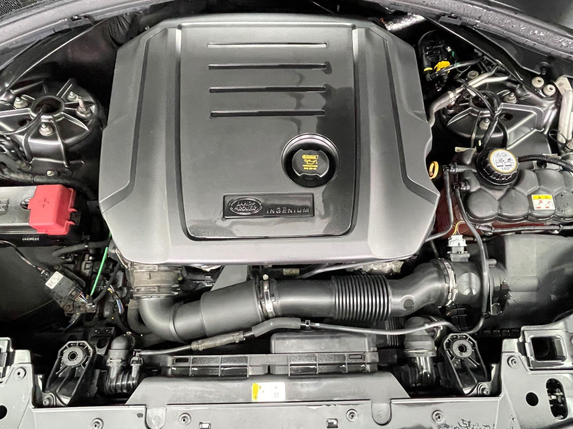 Land Rover Range Rover Velar - Image 20