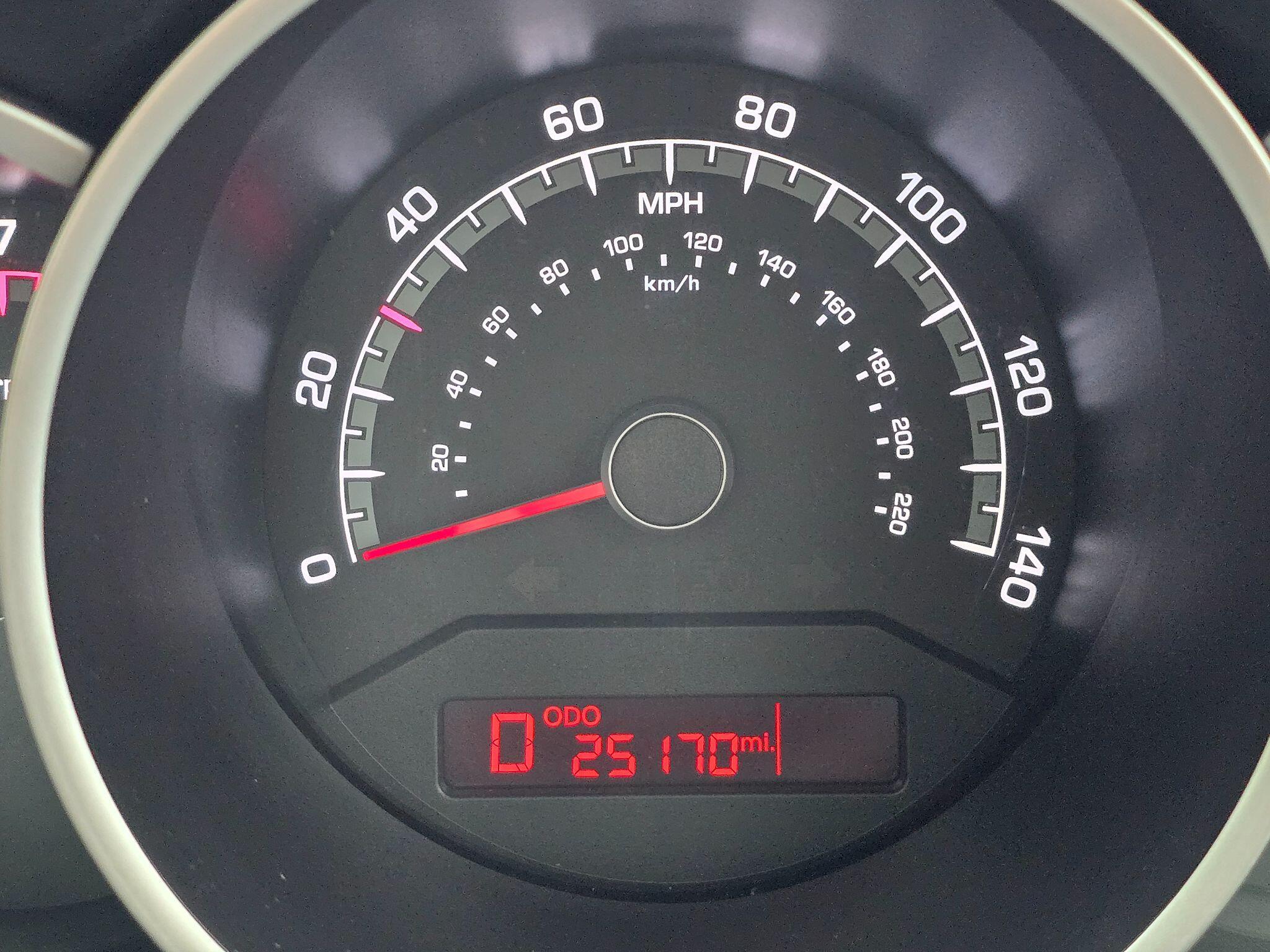 Kia Venga - Image 21