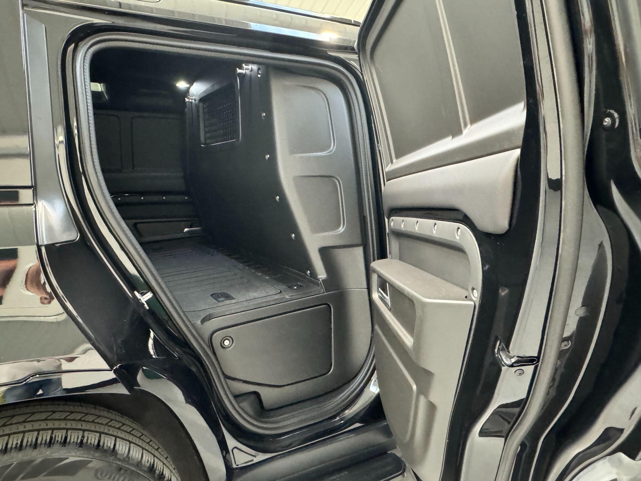 Land Rover Defender 110 - Image 21