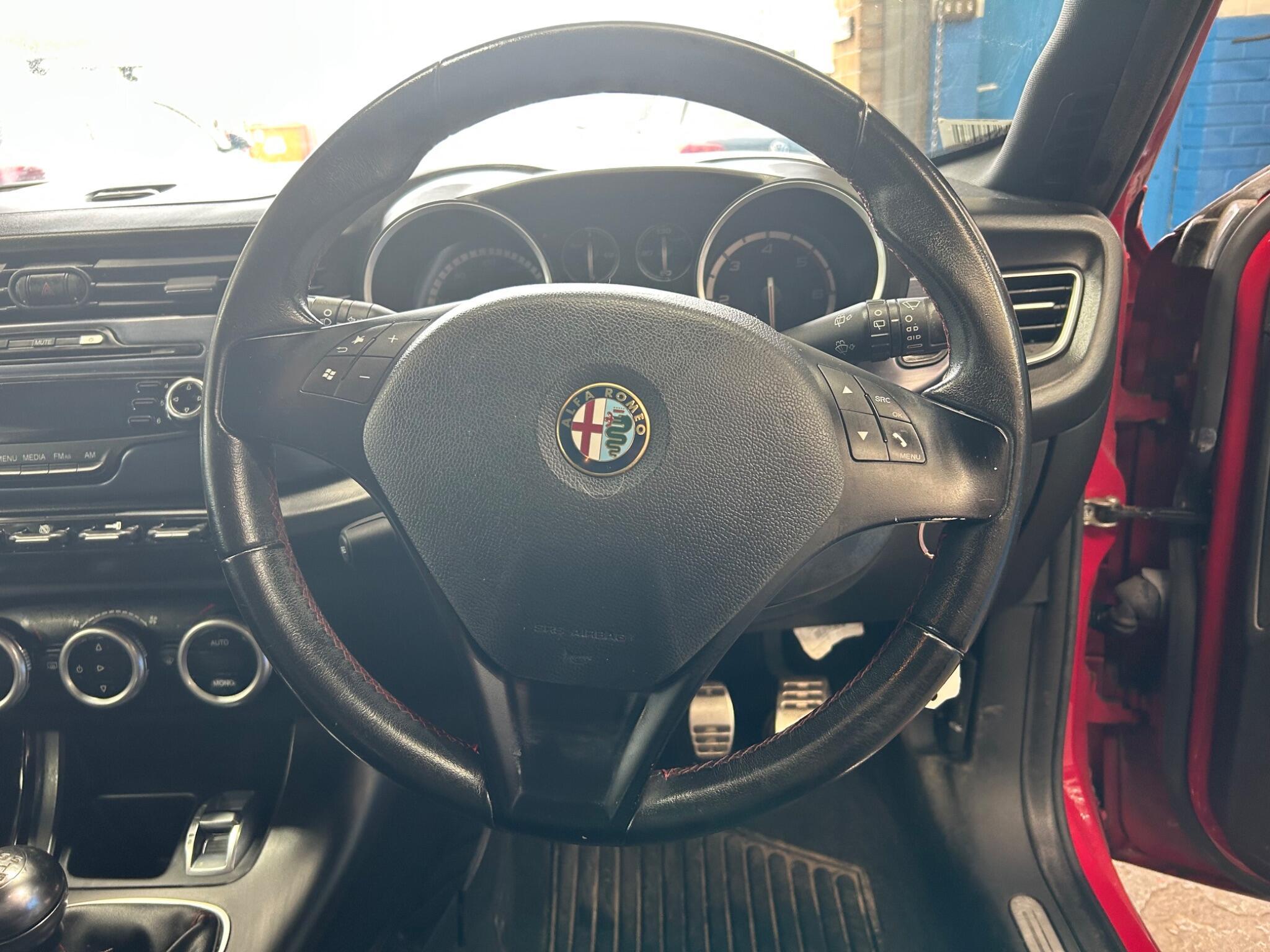 Alfa Romeo Giulietta - Image 10