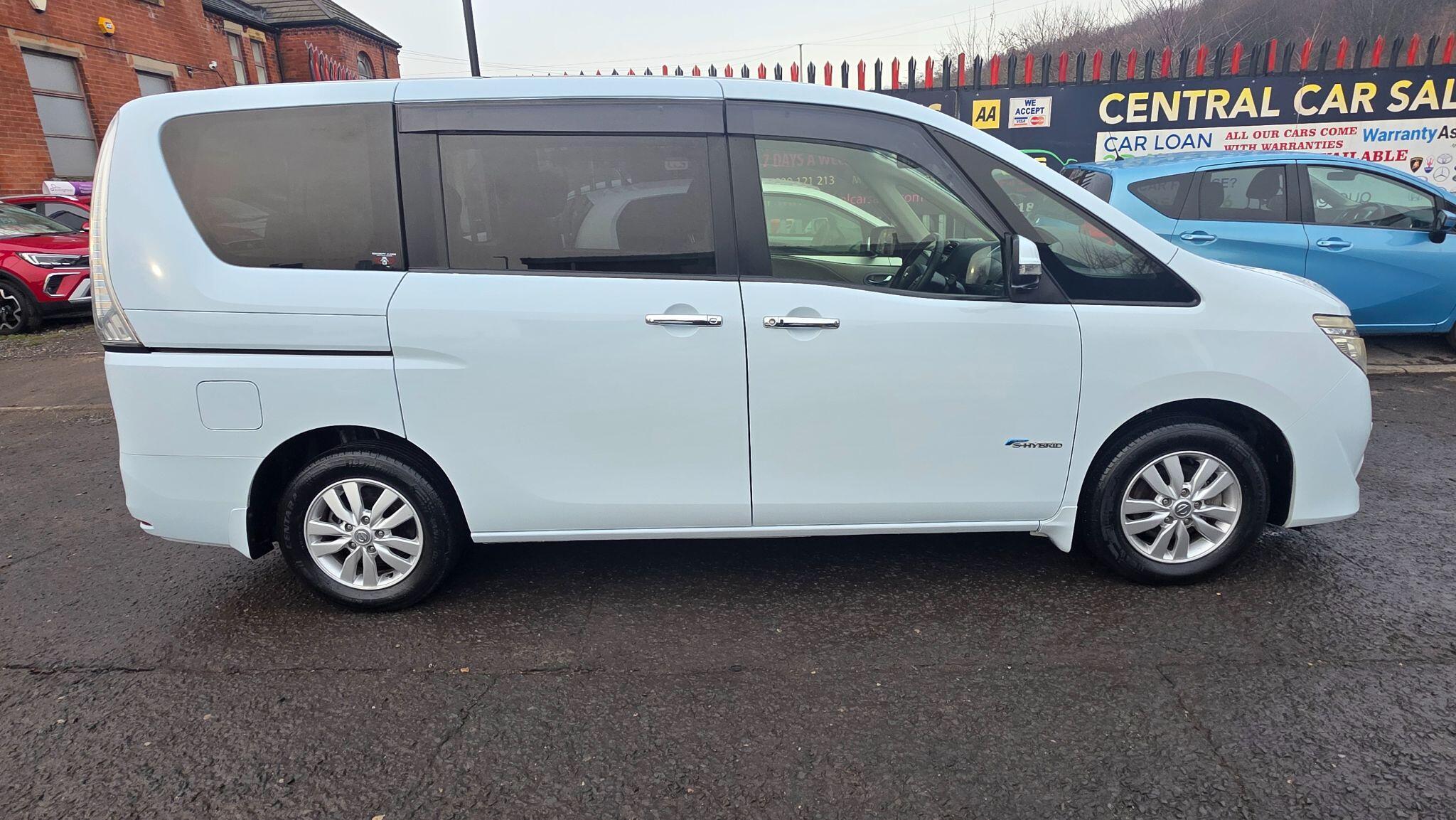 Nissan Serena - Image 8