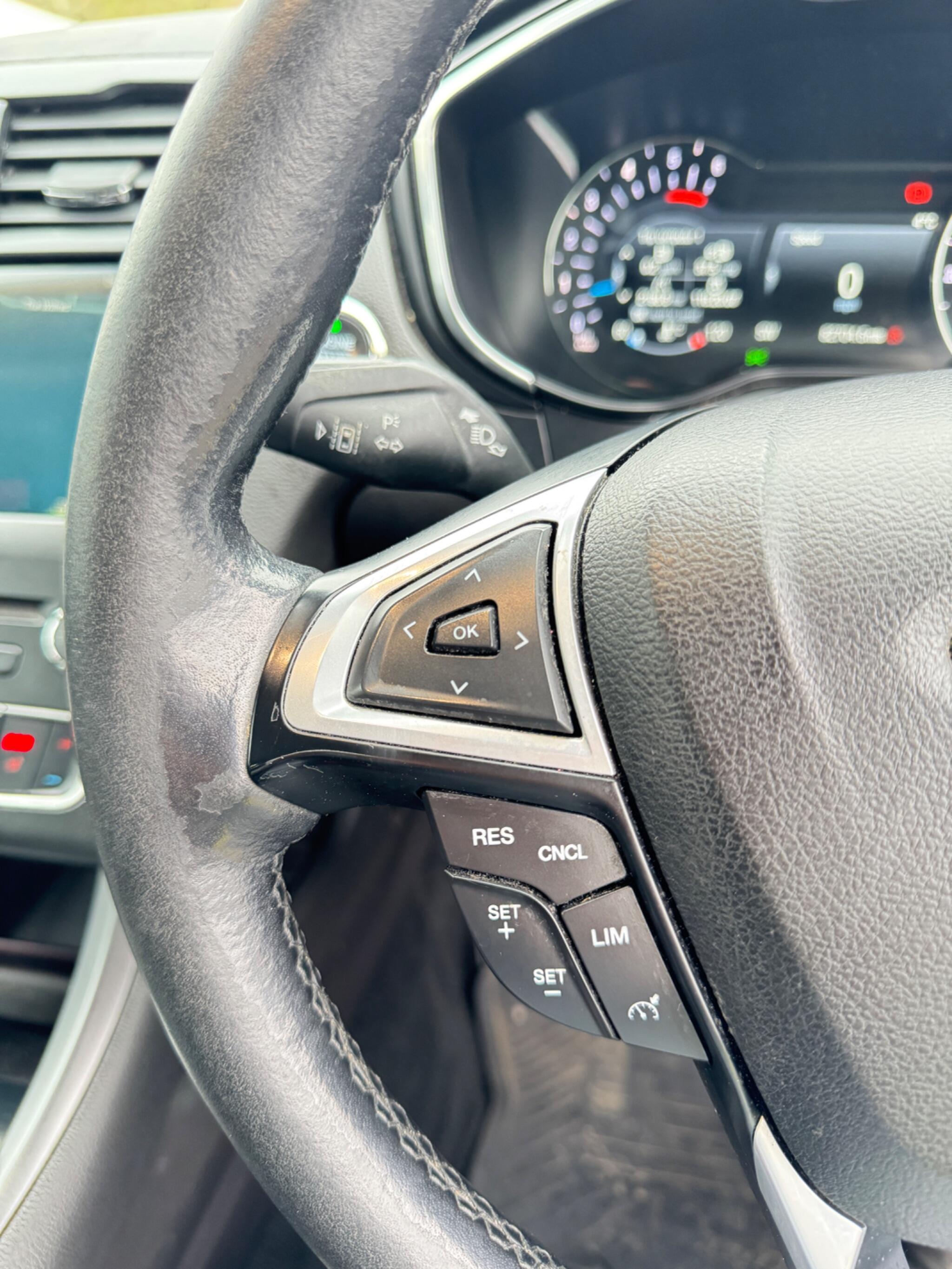 Ford Mondeo - Image 22