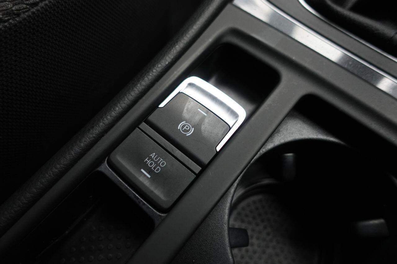 Volkswagen Golf - Image 45