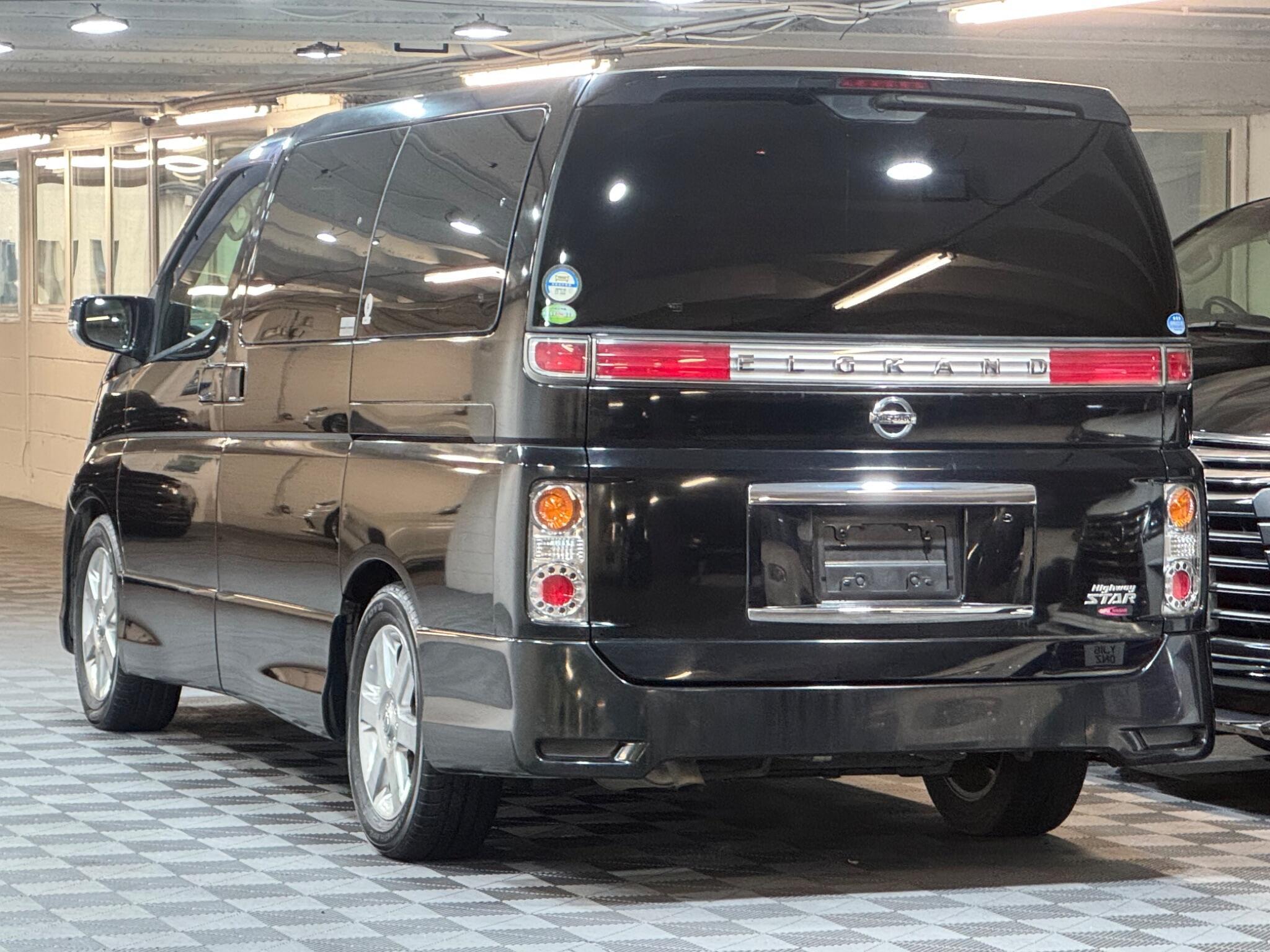 Nissan Elgrand - Image 3