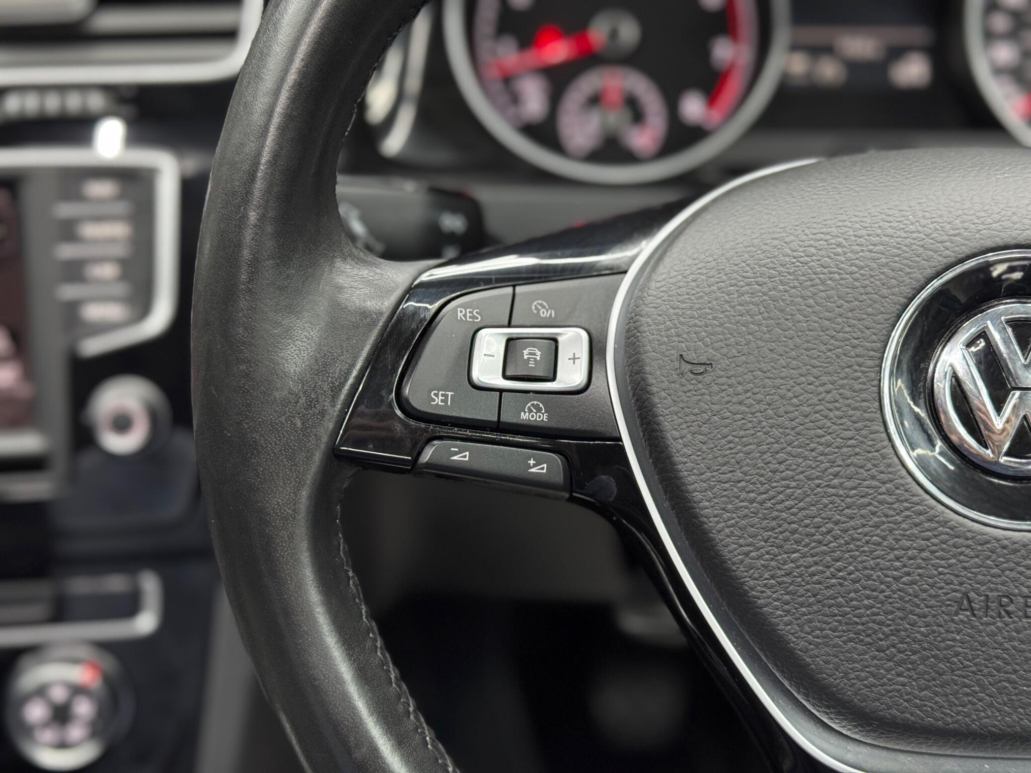 Volkswagen Golf - Image 20