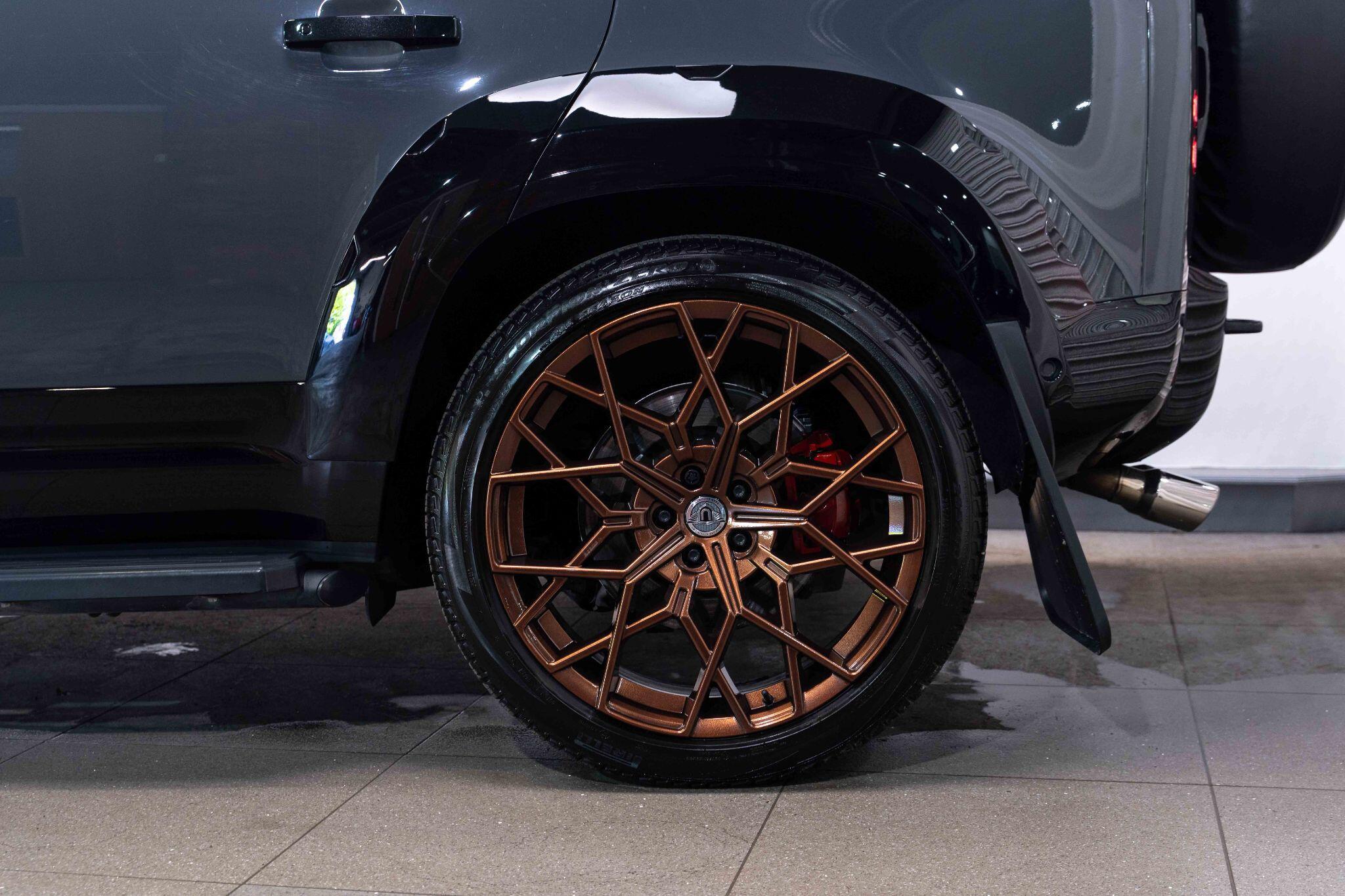 Land Rover Defender 110 - Image 32