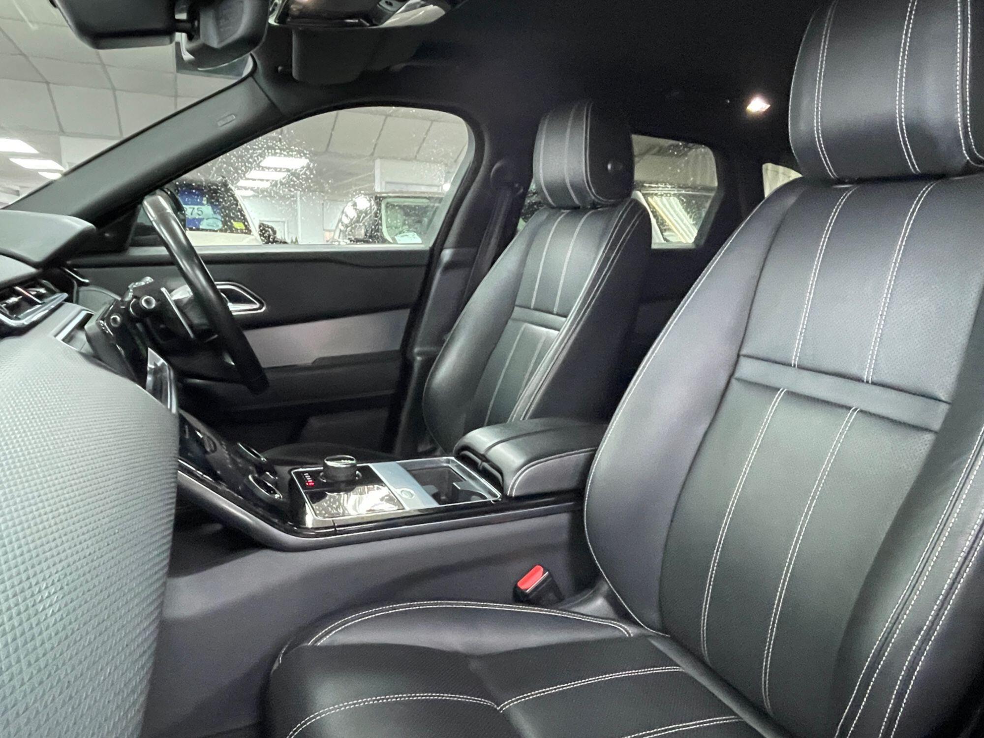 Land Rover Range Rover Velar - Image 37