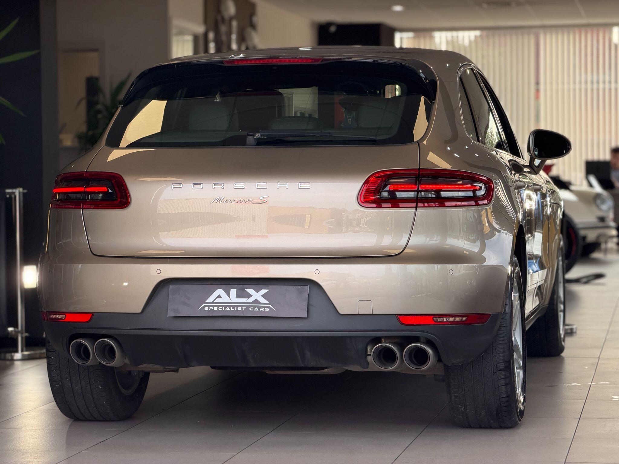 Porsche Macan - Image 17