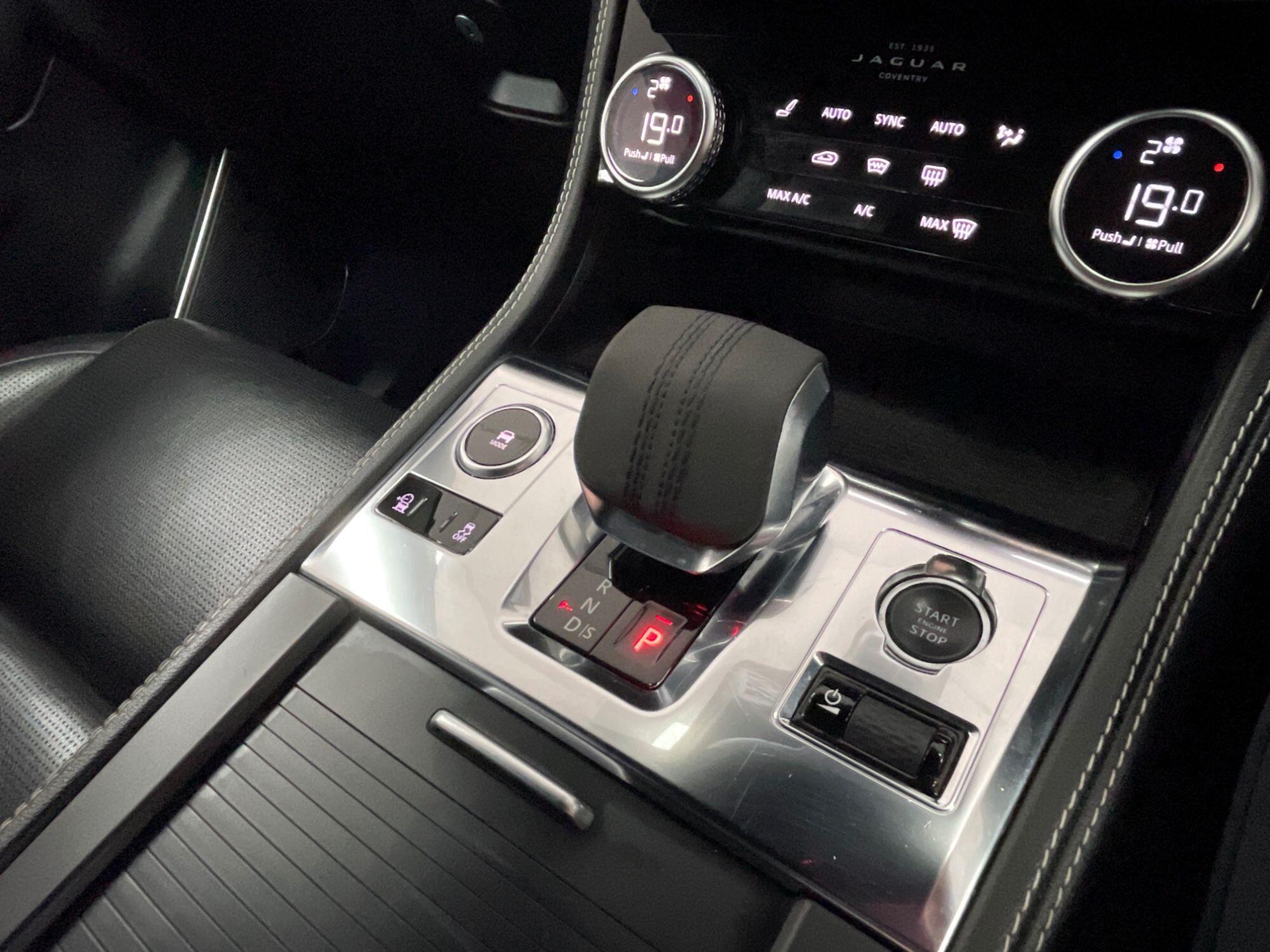 Jaguar F-Pace - Image 49
