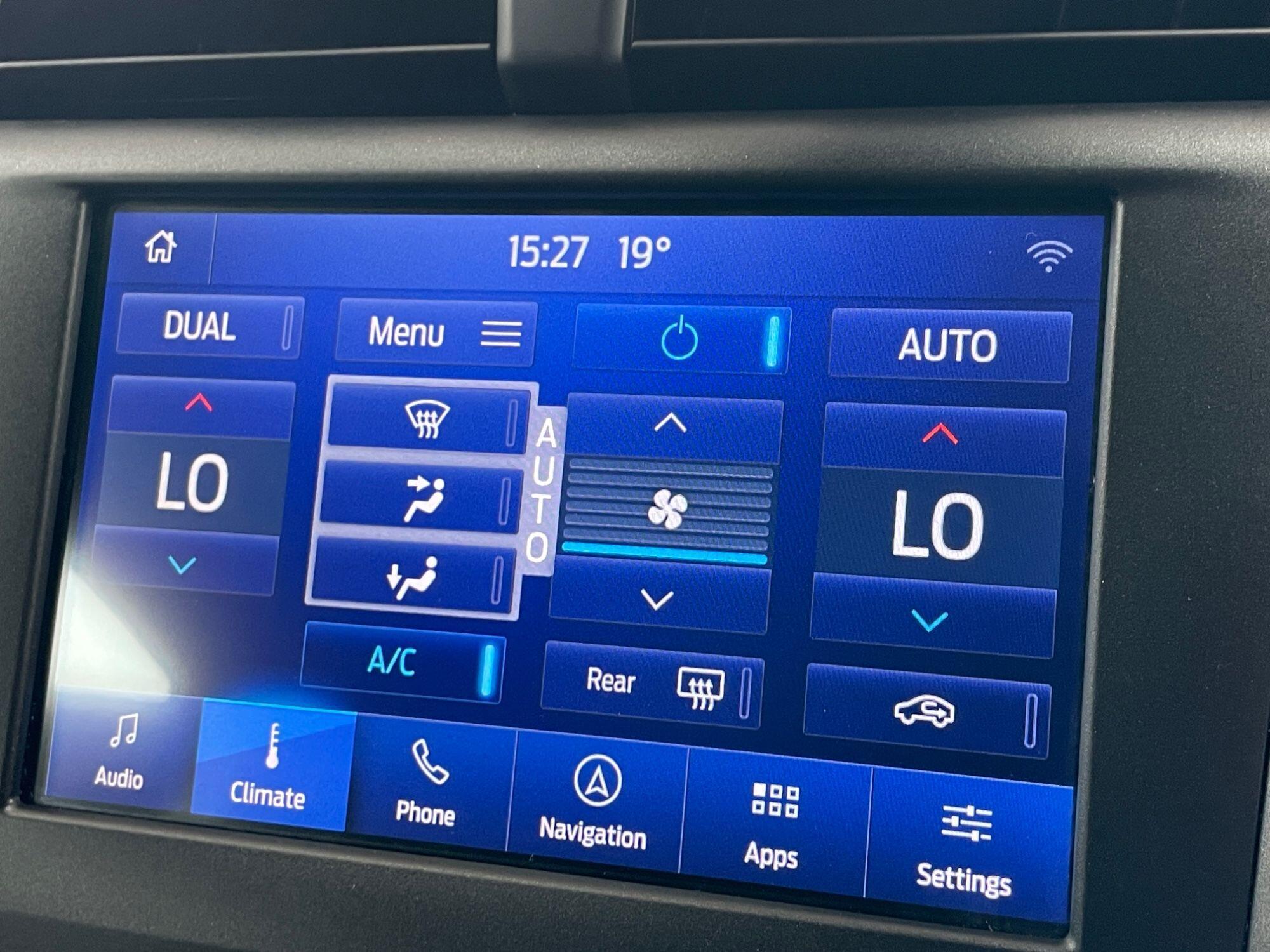 Ford Mondeo - Image 40