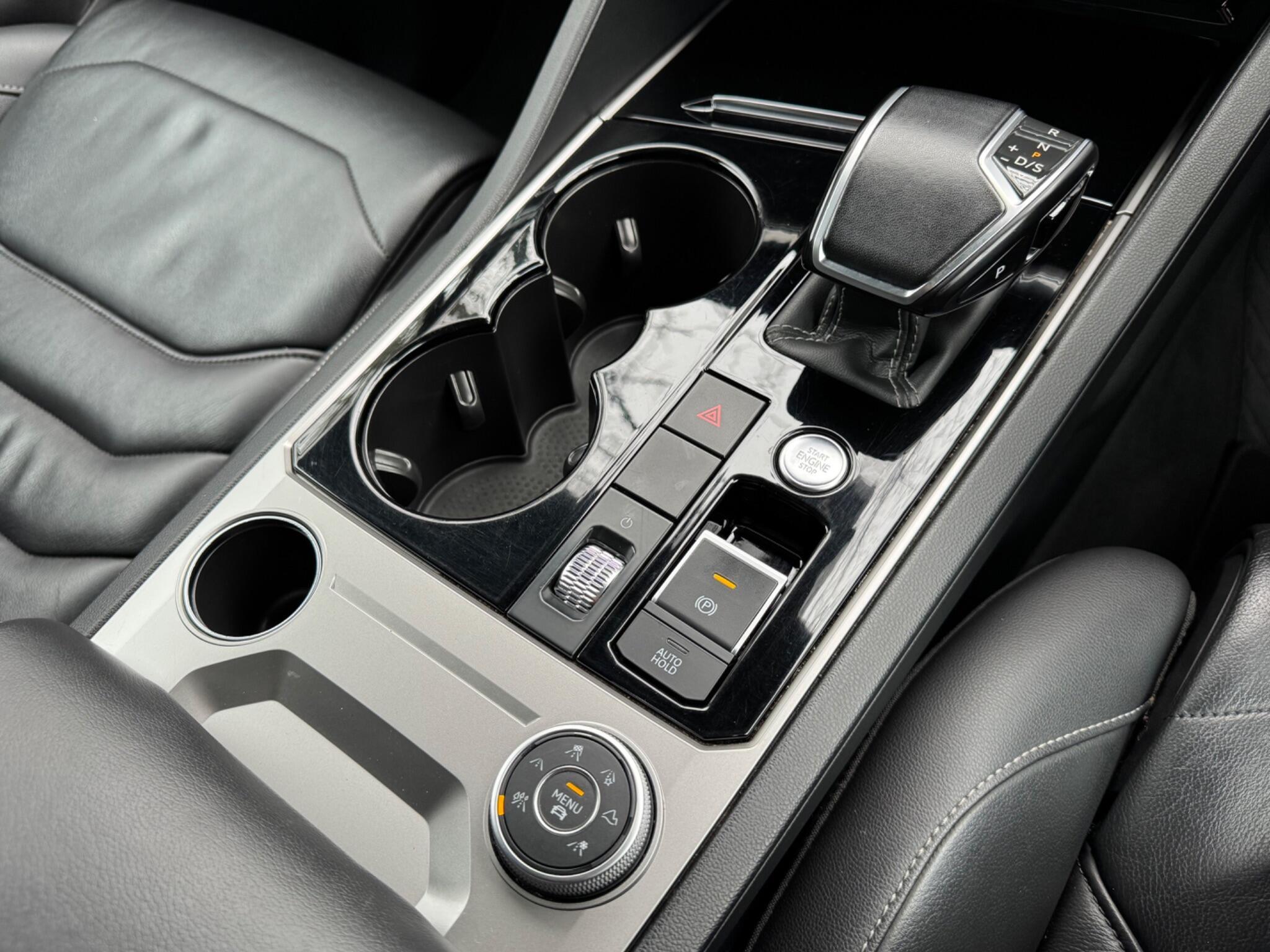 Volkswagen Touareg - Image 44