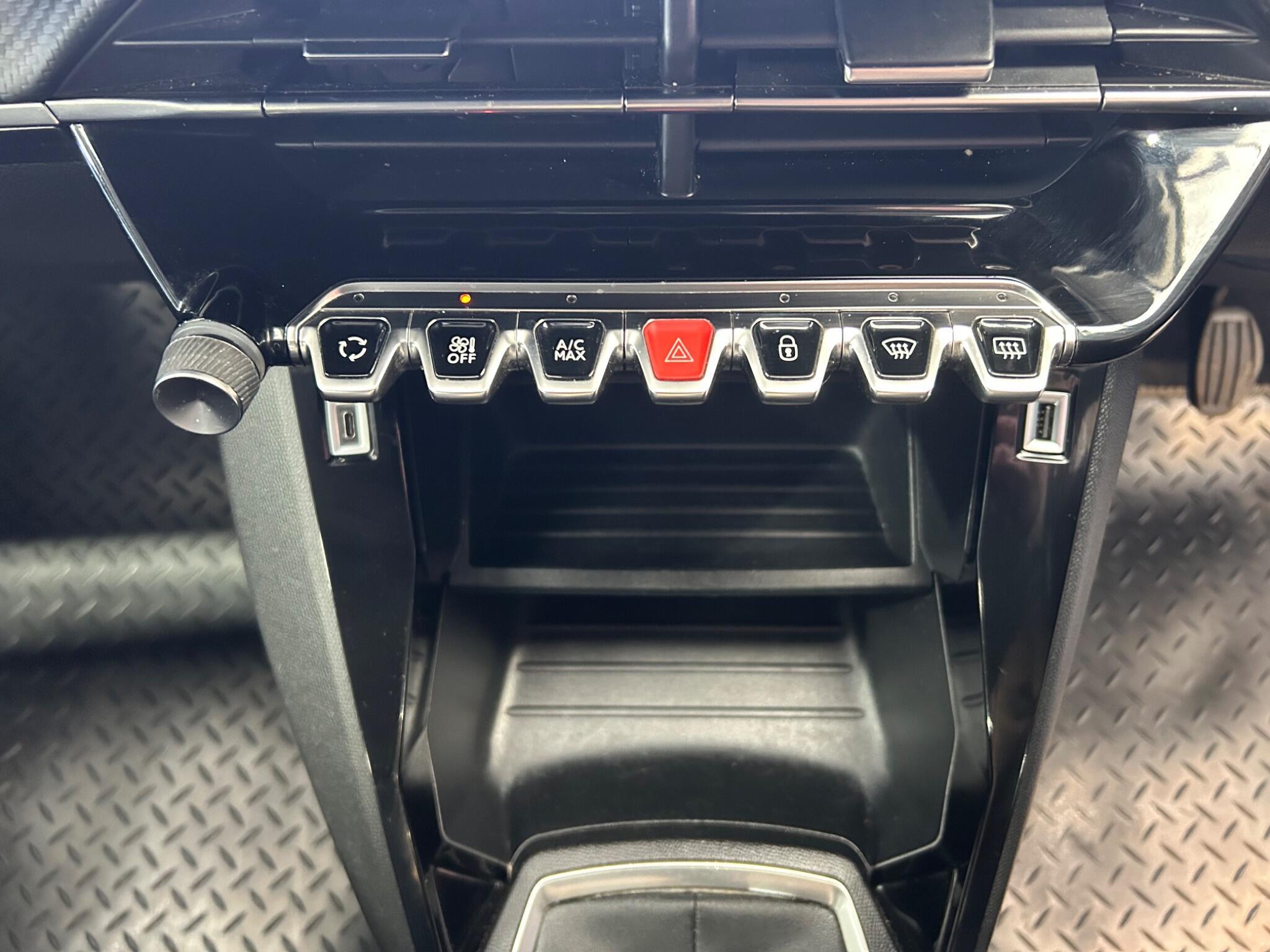 Peugeot 2008 - Image 33