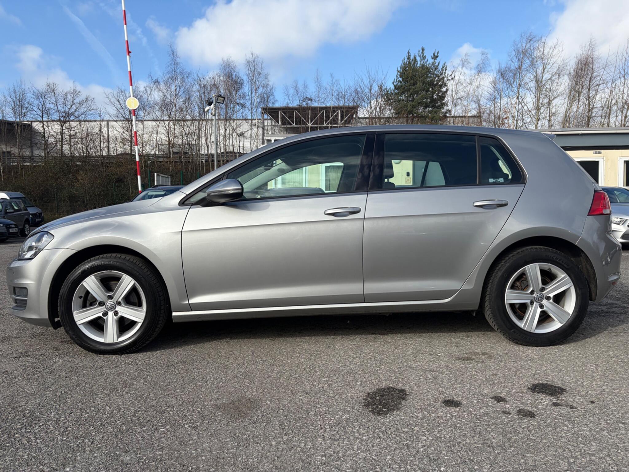 Volkswagen Golf - Image 10