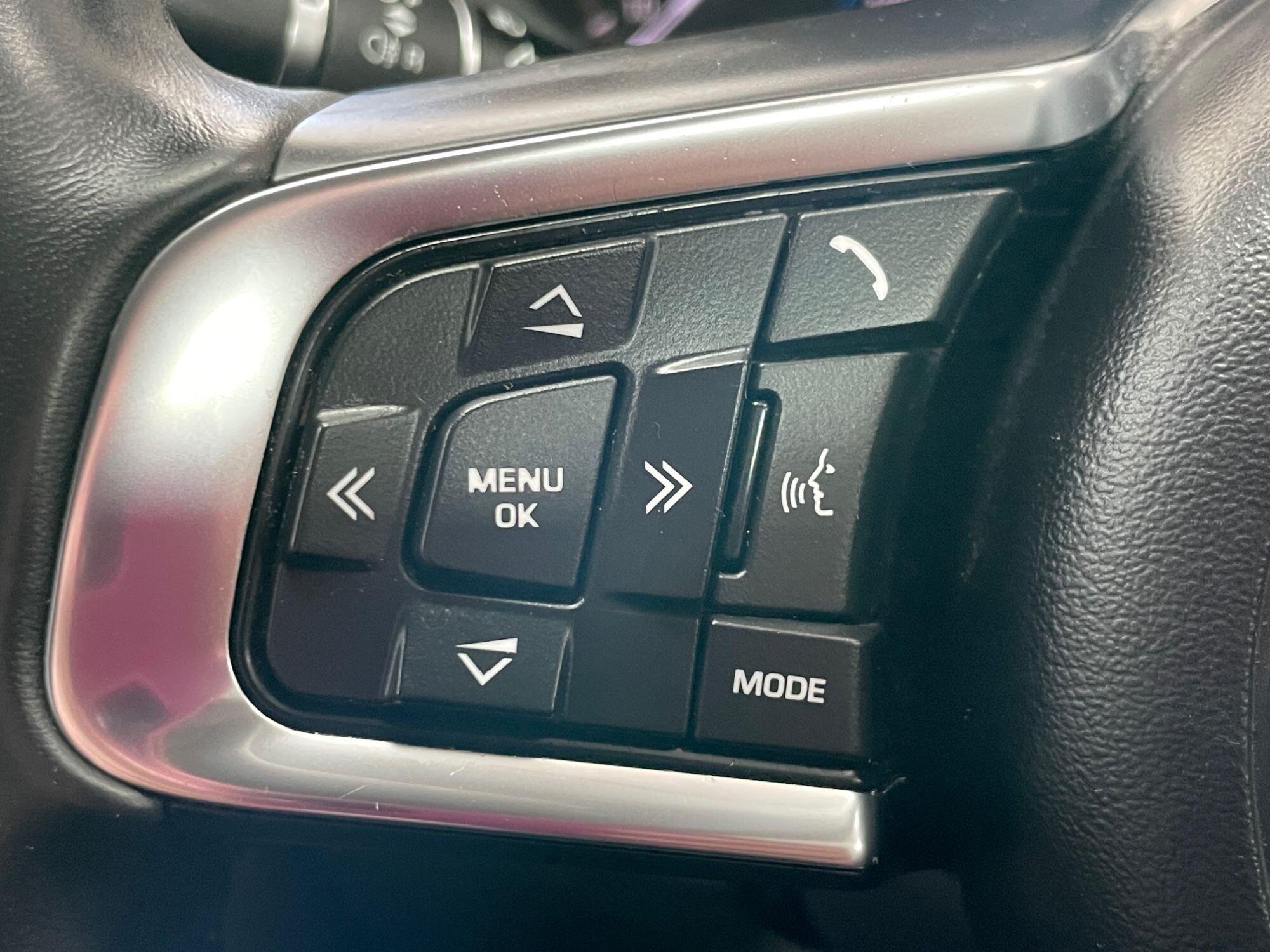 Jaguar F-Pace - Image 36