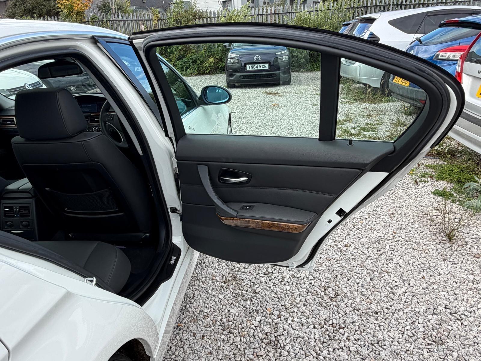 BMW 3 Series - Image 10