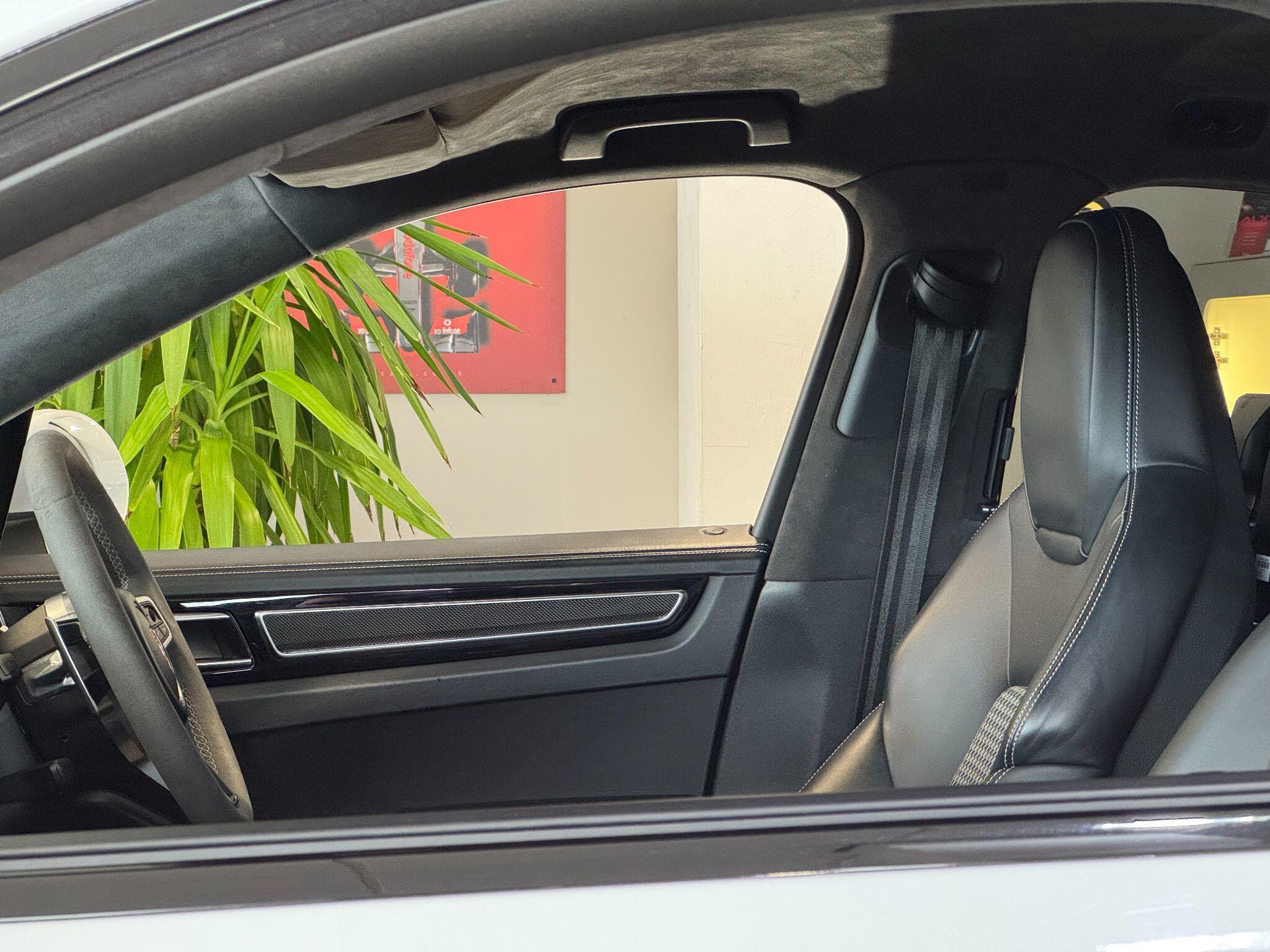 Porsche Cayenne - Image 33