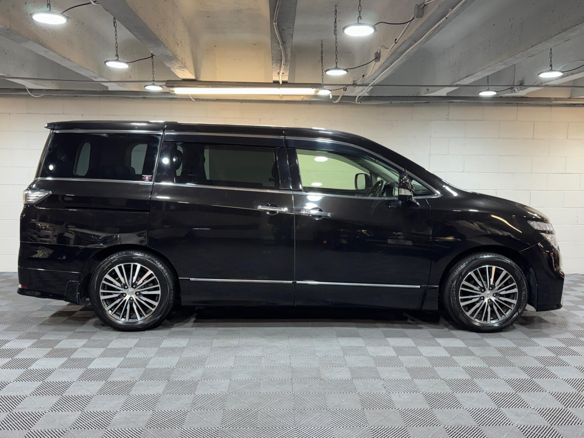 Nissan Elgrand - Image 5