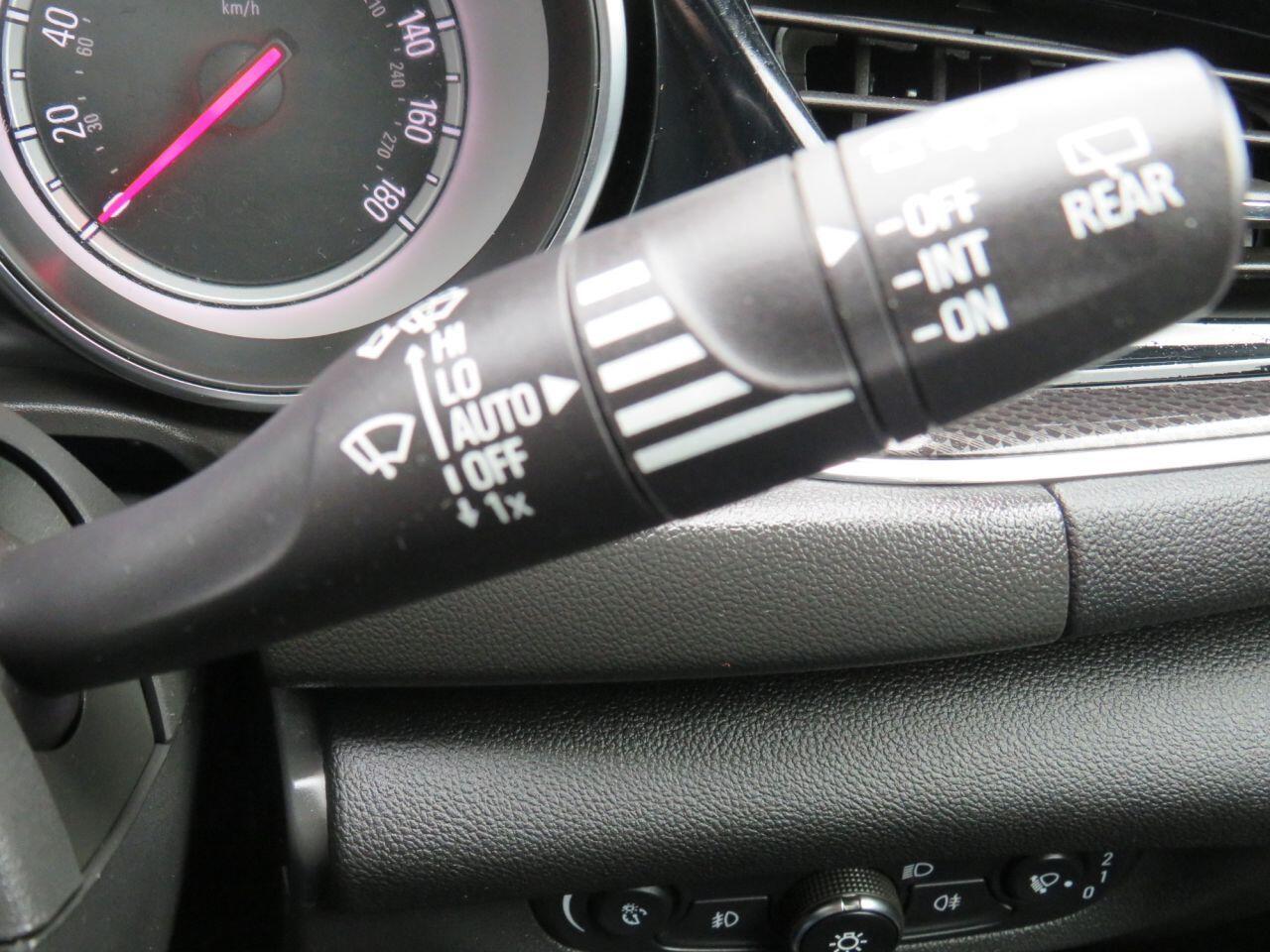 Vauxhall Insignia - Image 19