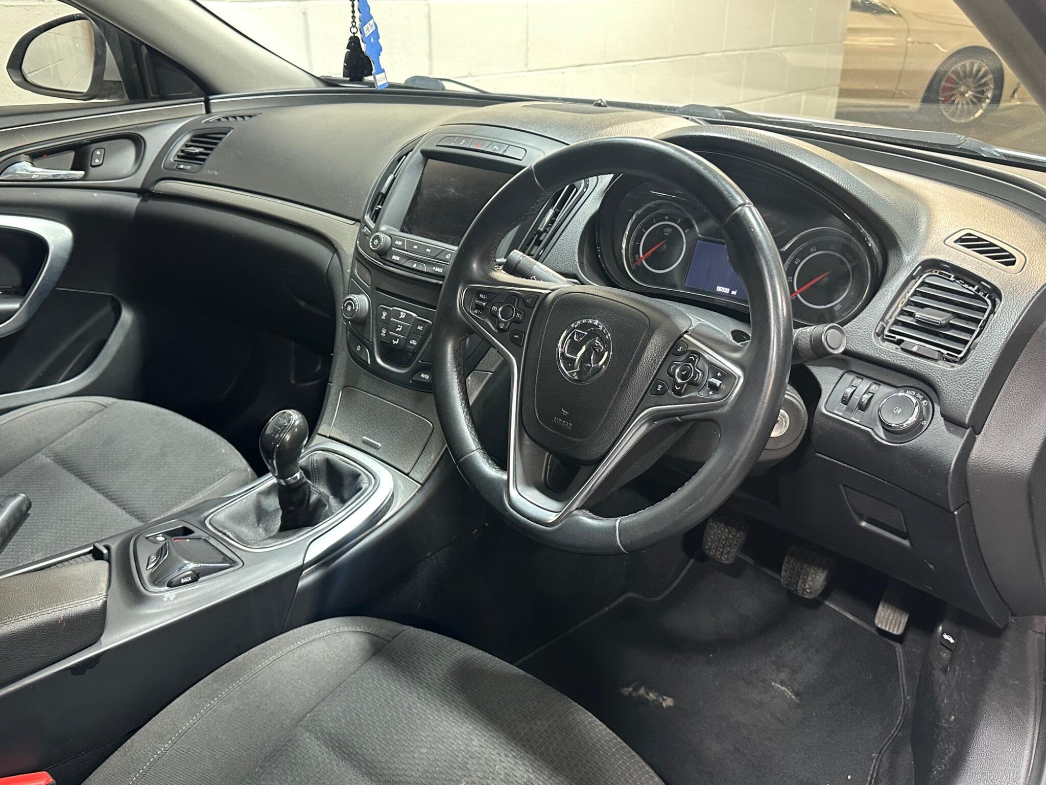 Vauxhall Insignia - Image 8