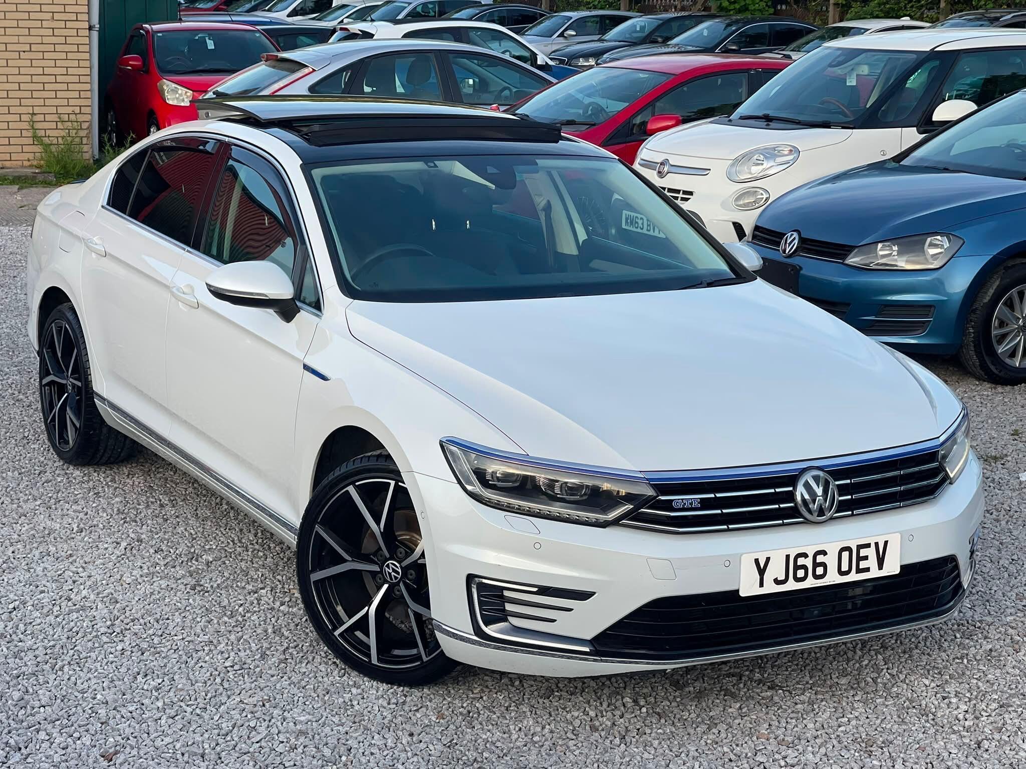 Volkswagen Passat - Image 2