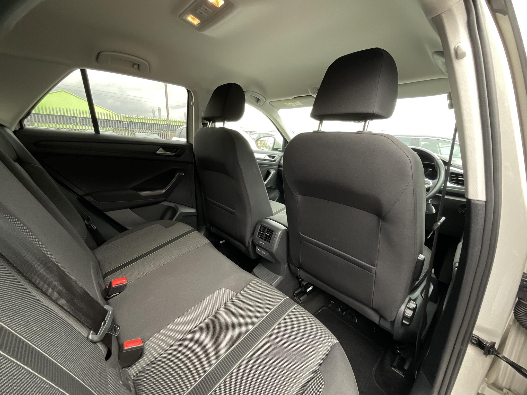 Volkswagen T-Roc - Image 10