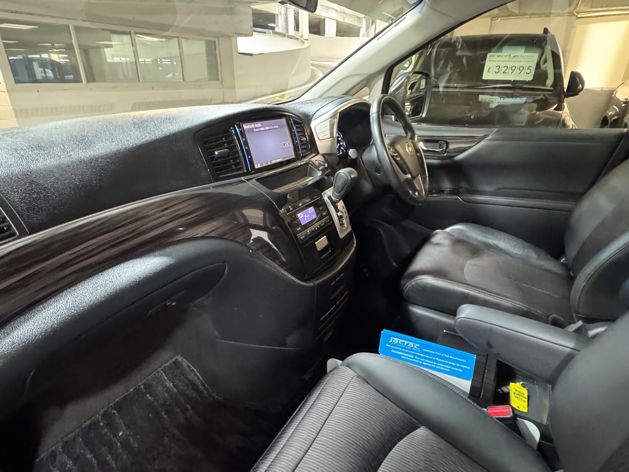 Nissan Elgrand - Image 11