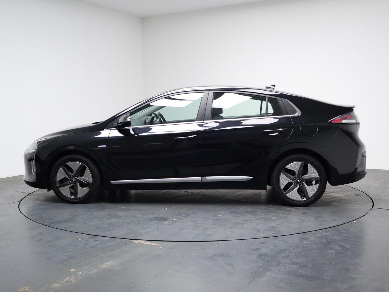 Hyundai Ioniq - Image 8