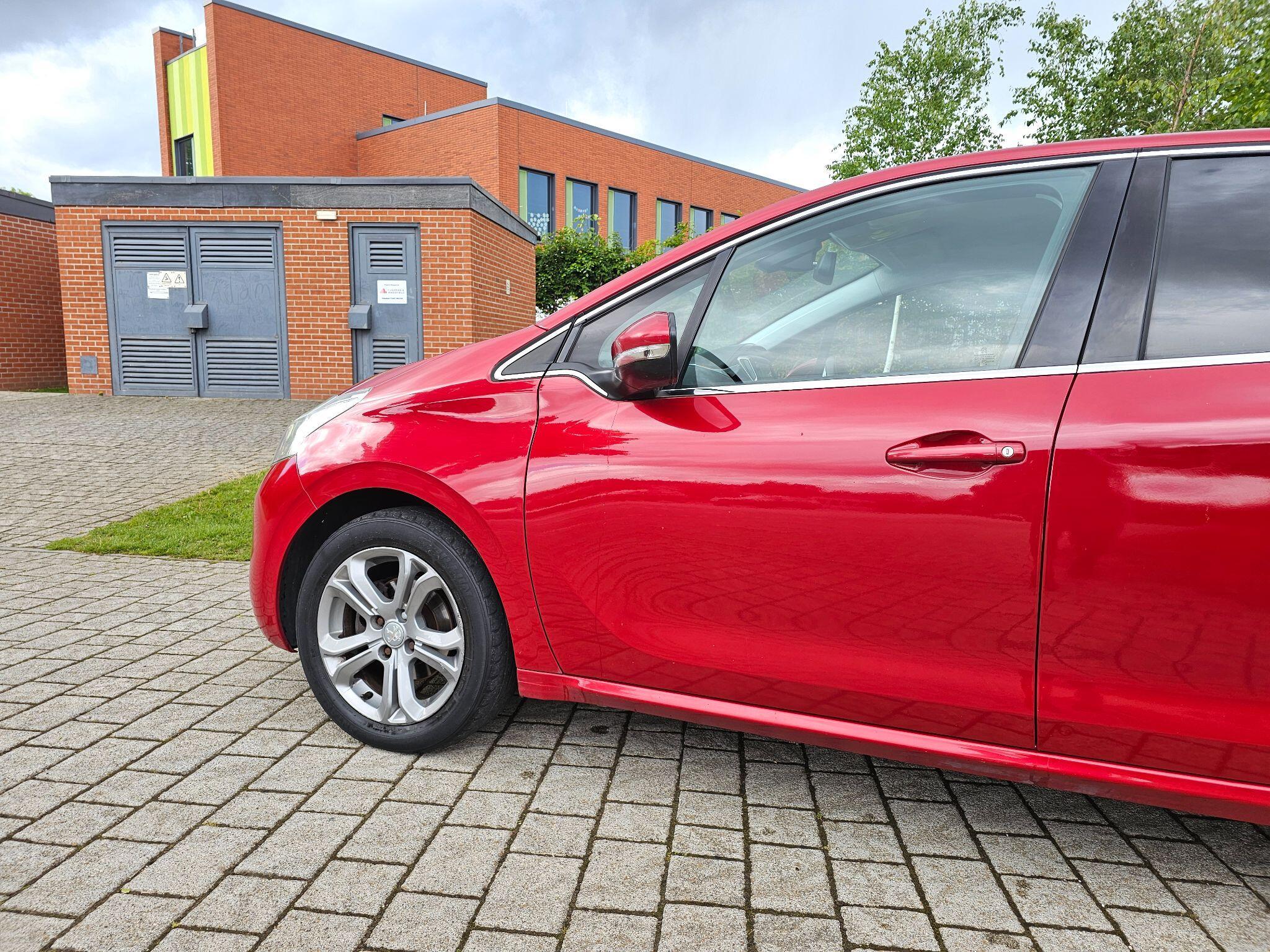 Peugeot 208 - Image 32