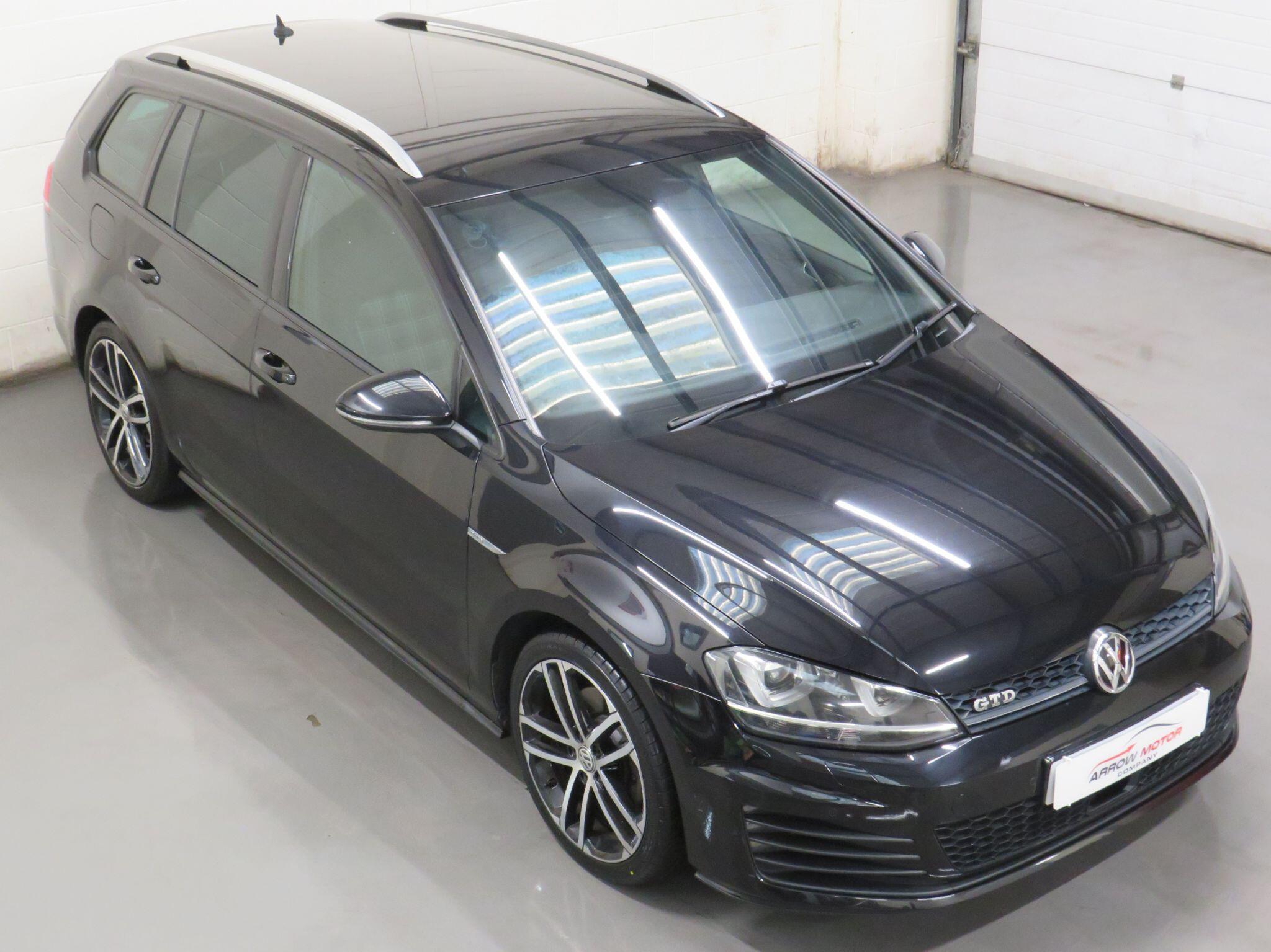 Volkswagen Golf - Image 9