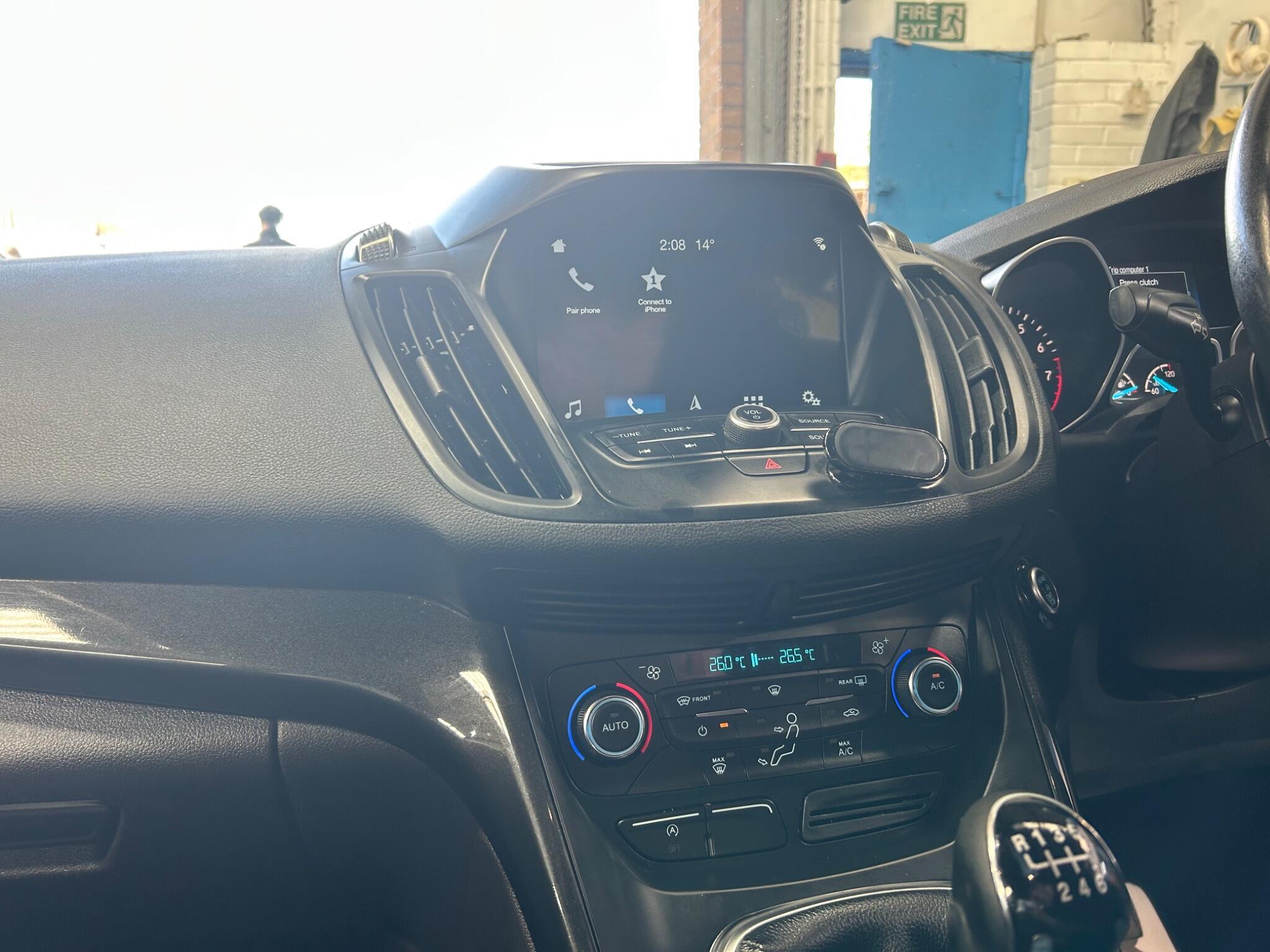 Ford Kuga - Image 10