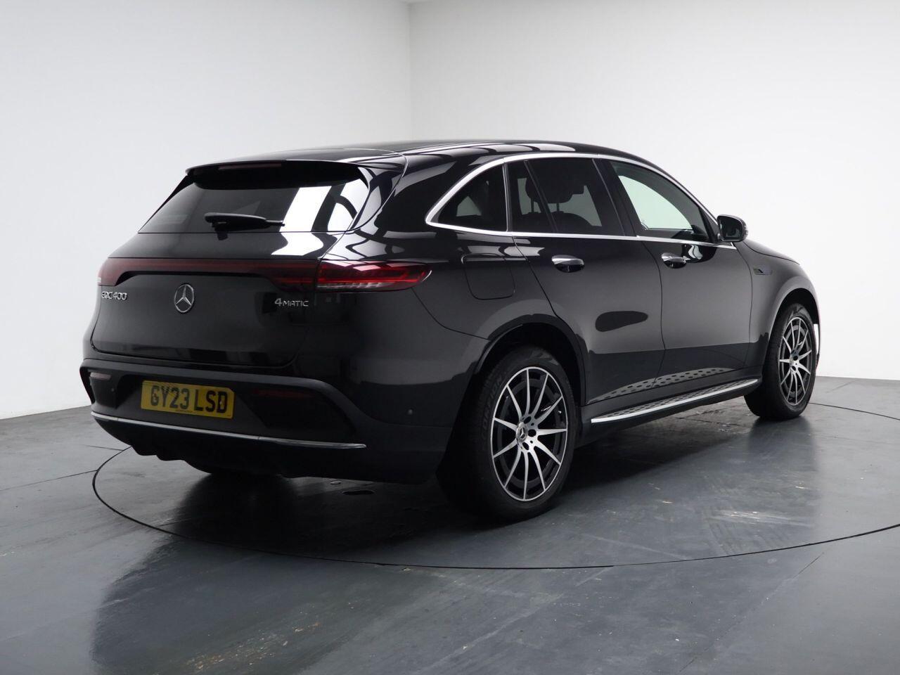Mercedes Eqc - Image 12