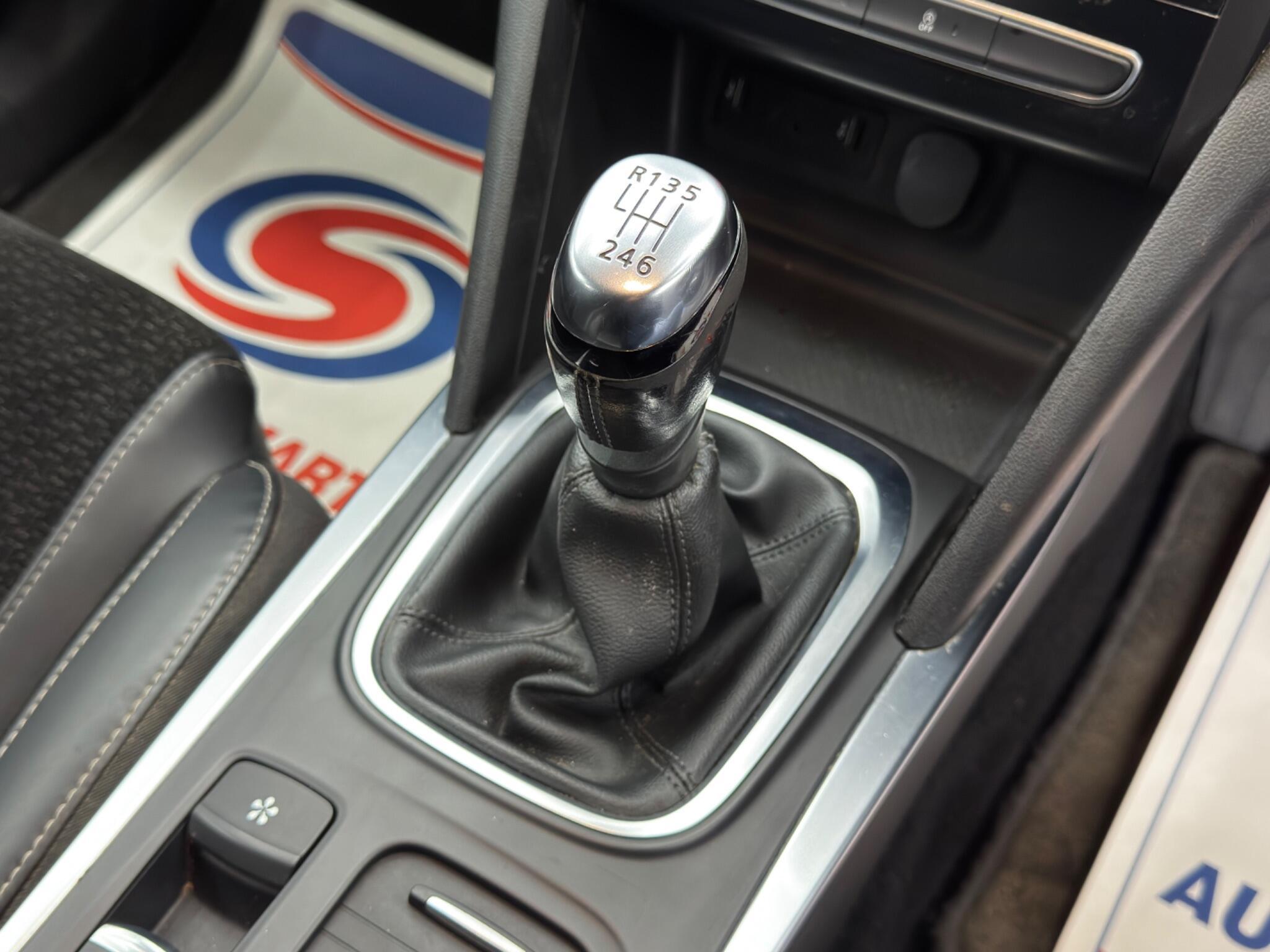 Renault Megane - Image 27