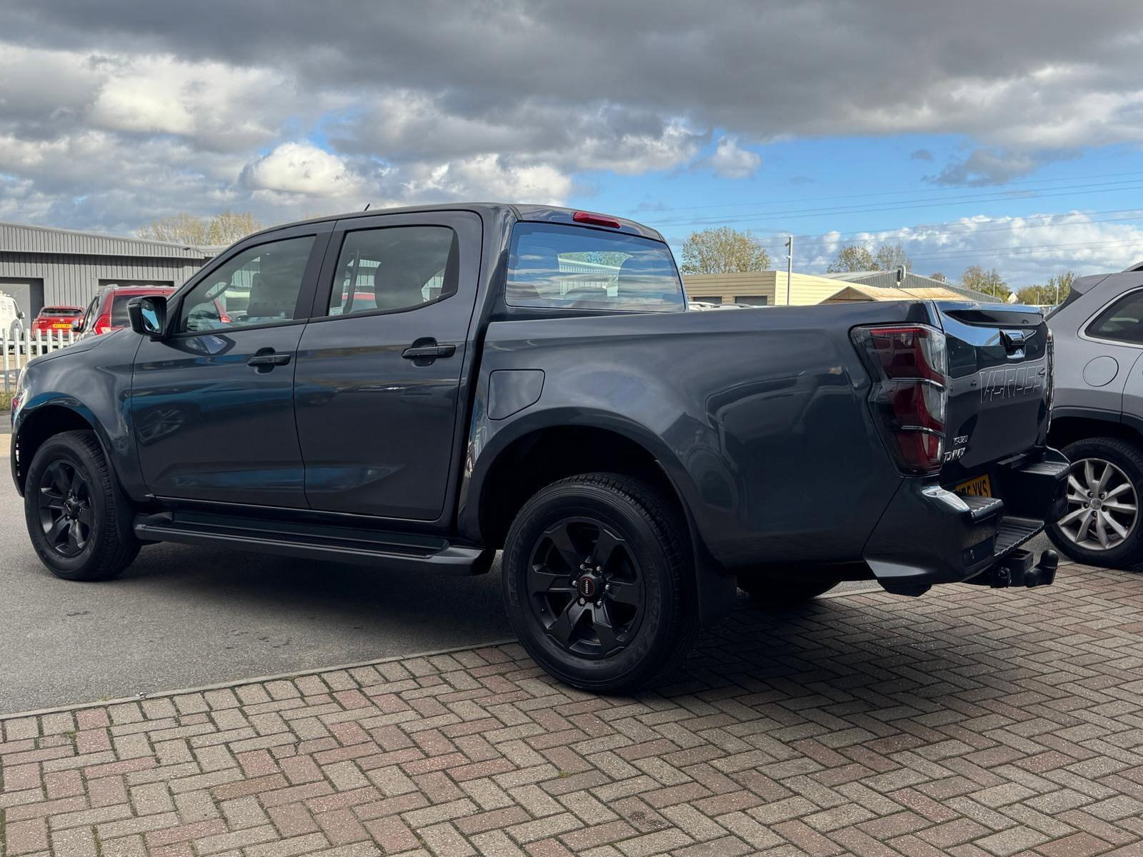 Isuzu D-MAX - Image 9