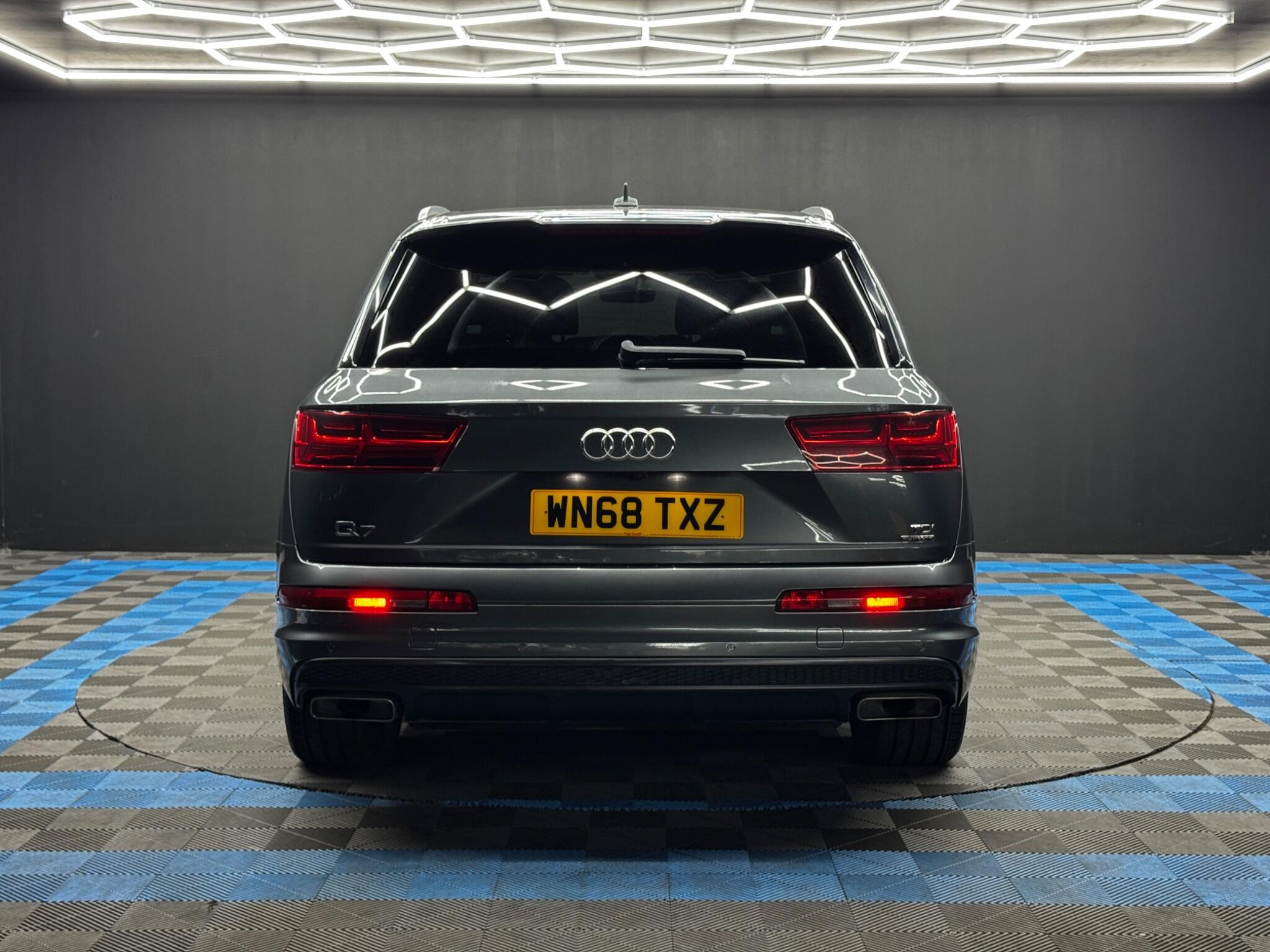 Audi Q7 - Image 6