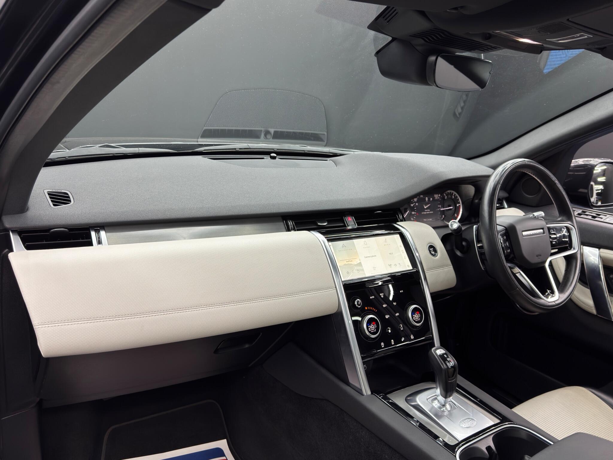 Land Rover DISCOVERY SPORT - Image 11
