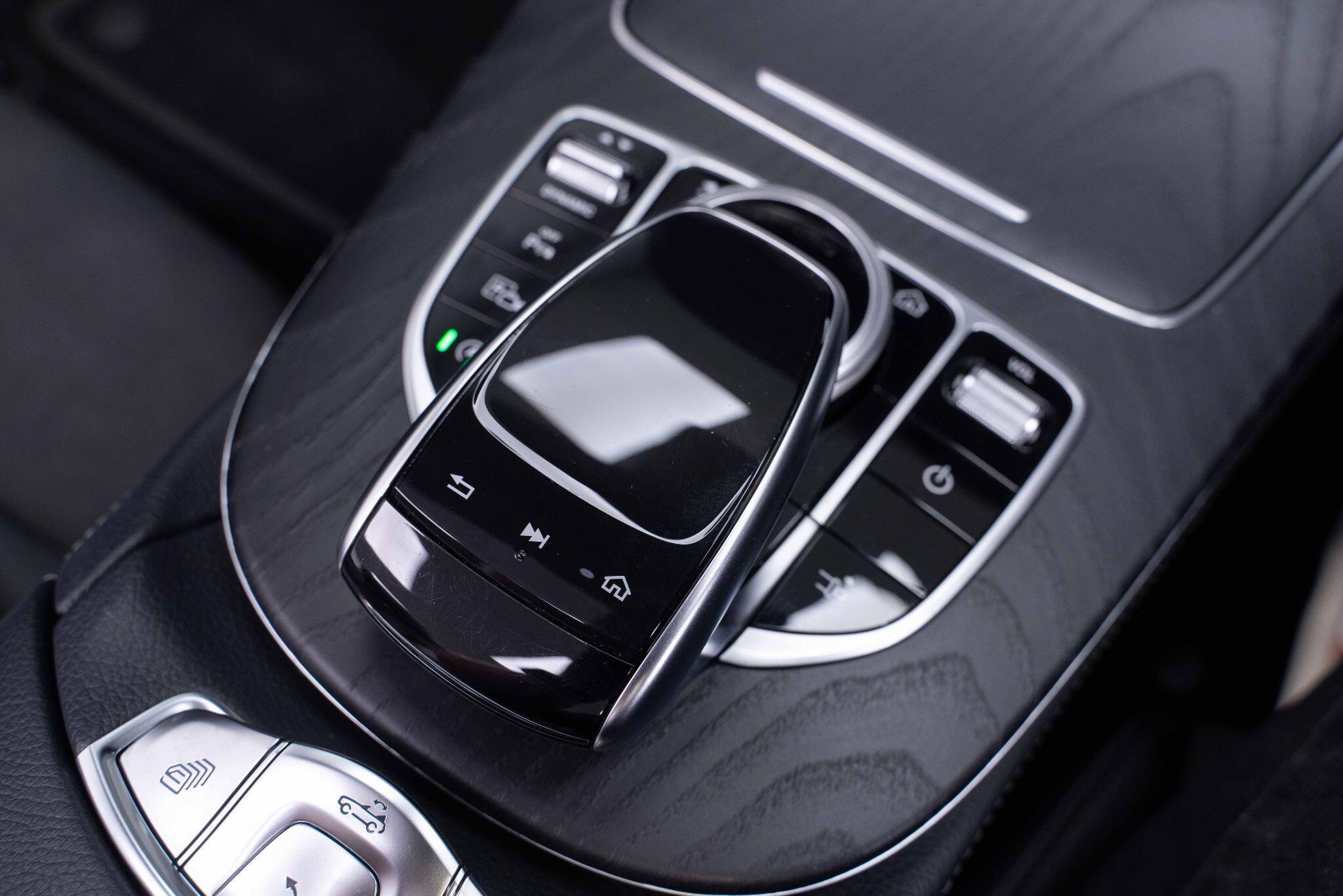 Mercedes E Class - Image 49
