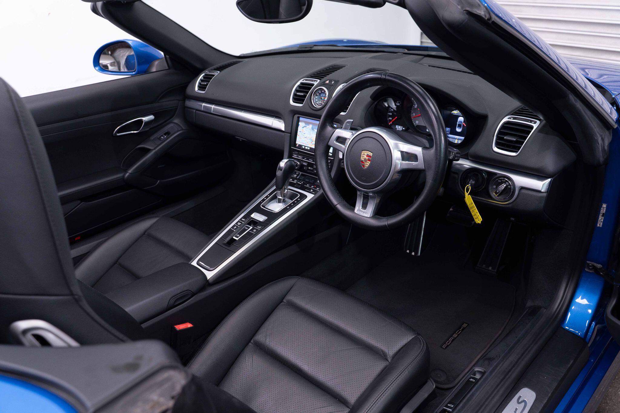 Porsche Boxster - Image 12