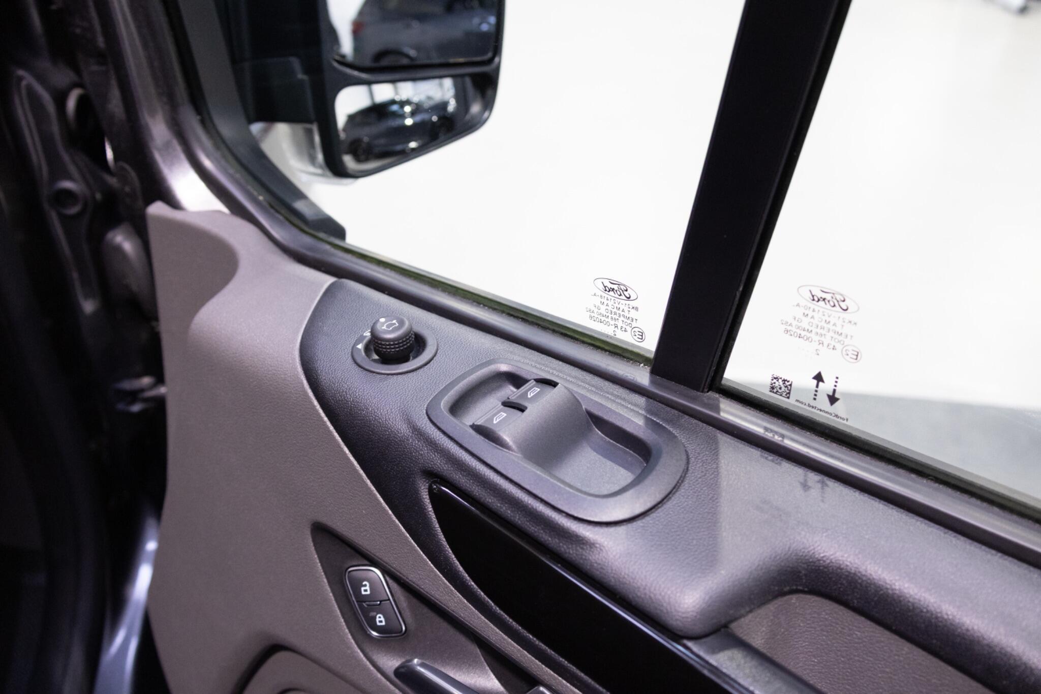Ford Transit Custom - Image 30