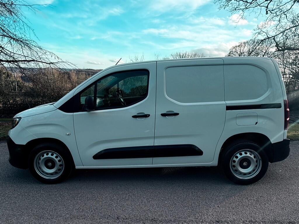 Vauxhall Combo - Image 8