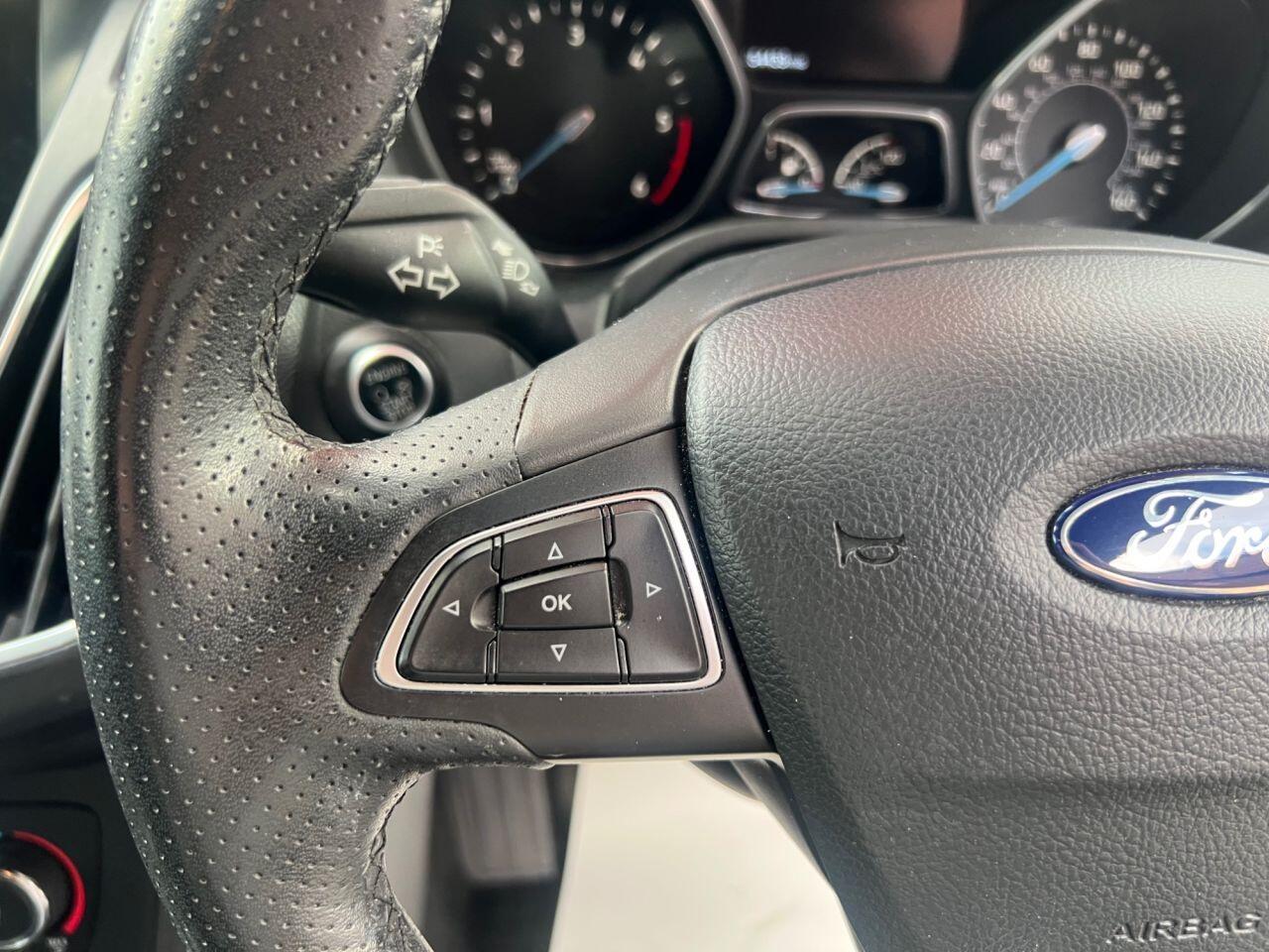 Ford Focus - Image 21