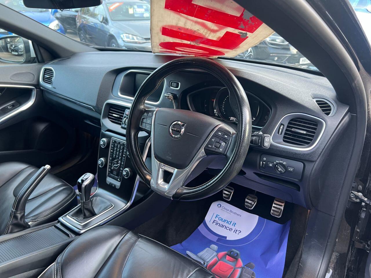 Volvo V40 - Image 14
