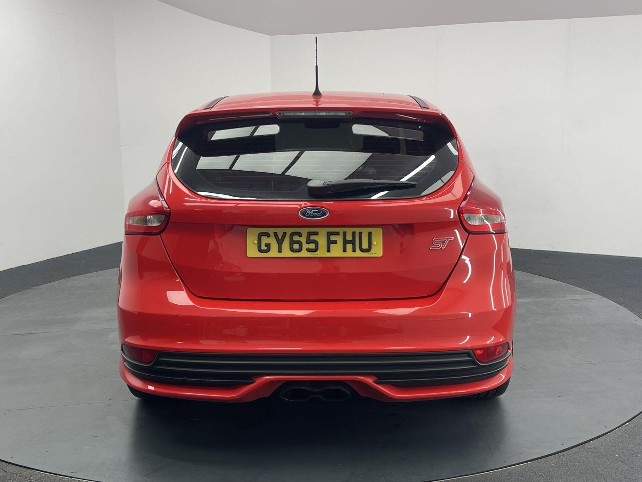 Ford Focus - Image 9