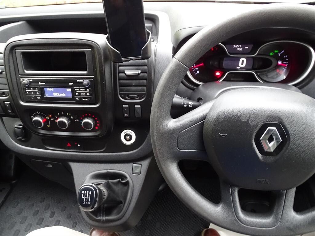 Renault Trafic - Image 19