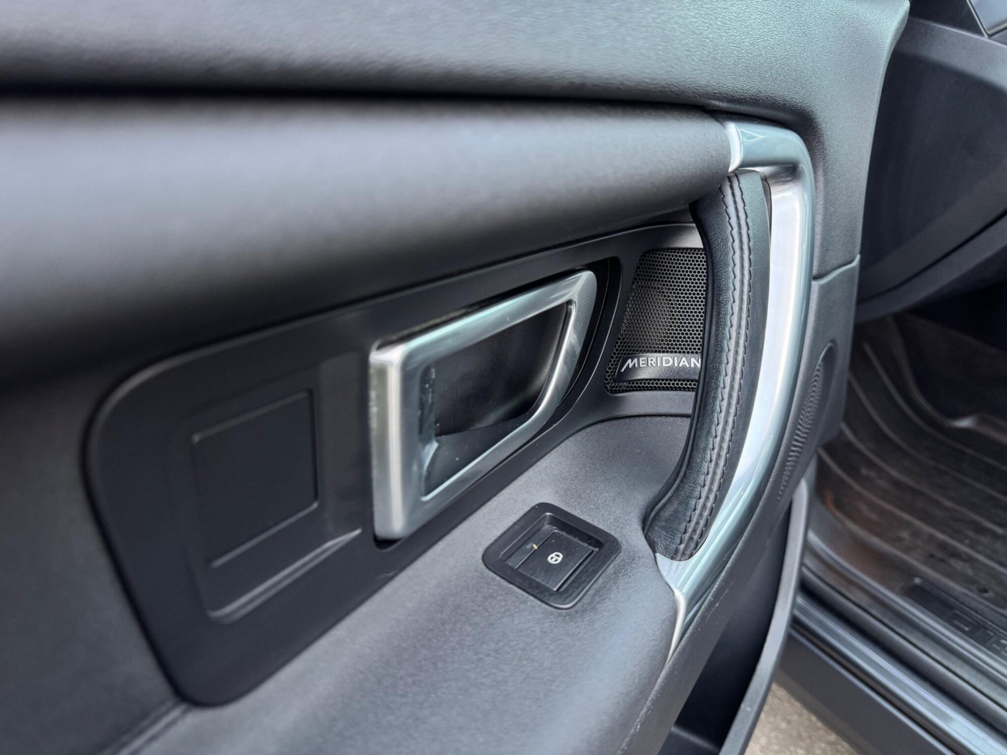 Land Rover DISCOVERY SPORT - Image 25