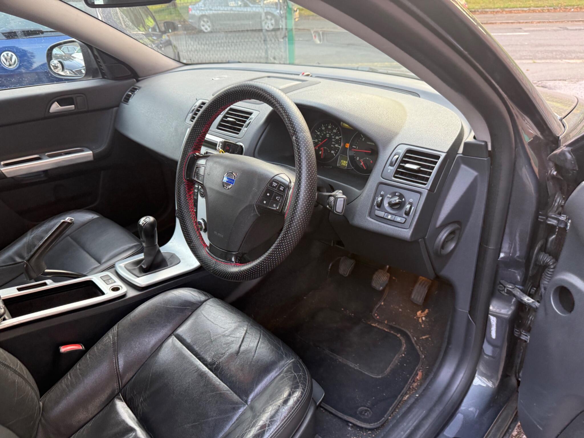 Volvo S40 - Image 13