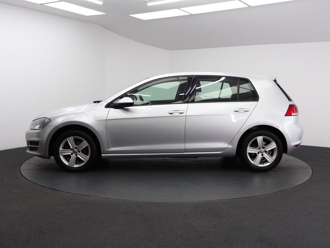 Volkswagen Golf - Image 8