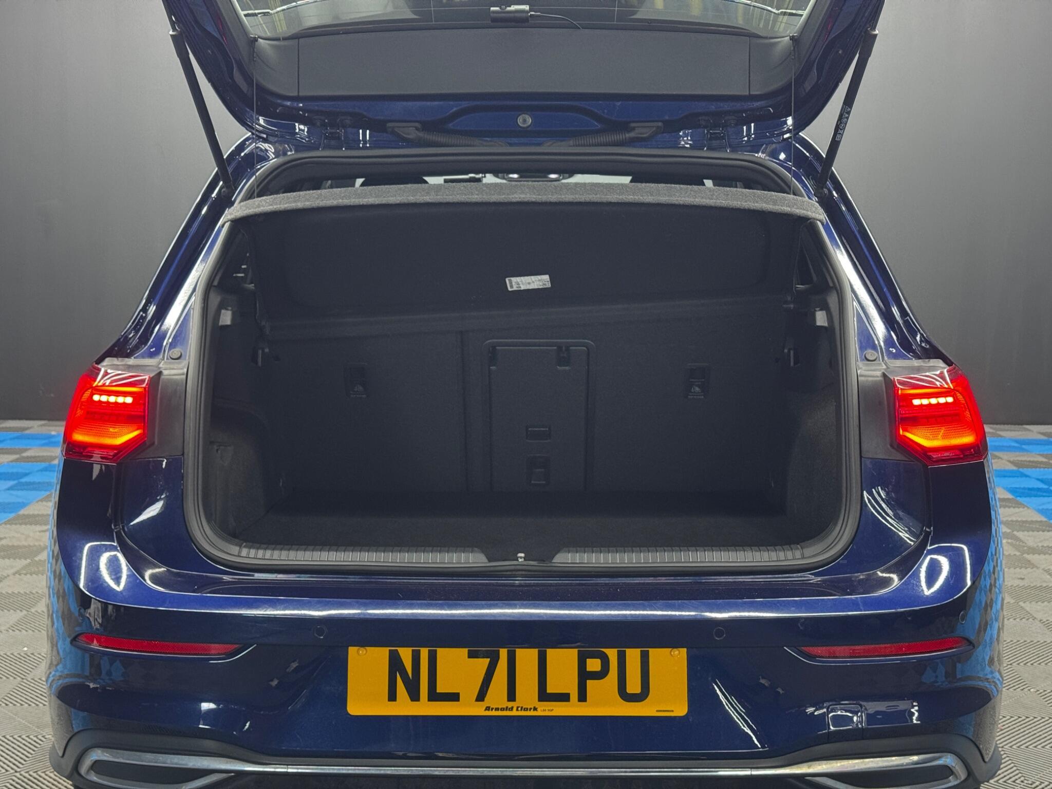 Volkswagen Golf - Image 38