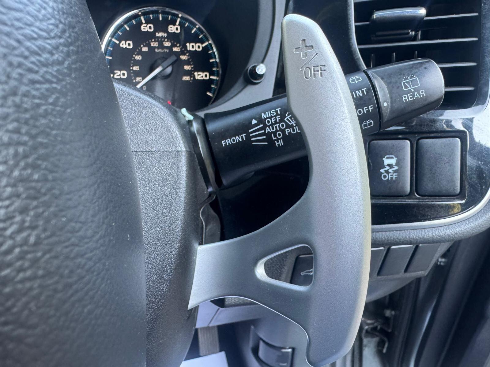 Mitsubishi Outlander - Image 17